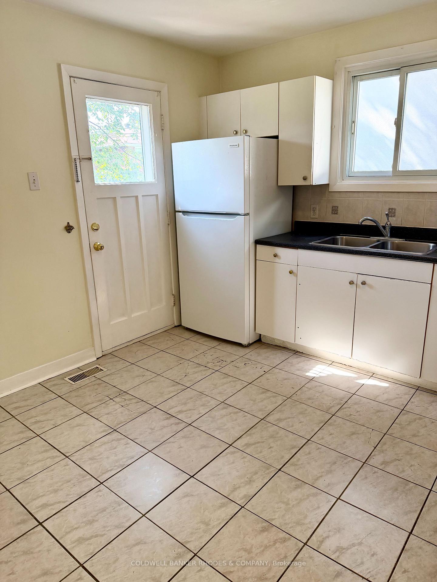 Photo 8 of Unit 1, 2484 Carlsen Avenue, Ottawa, Heron Park — HOMEH
