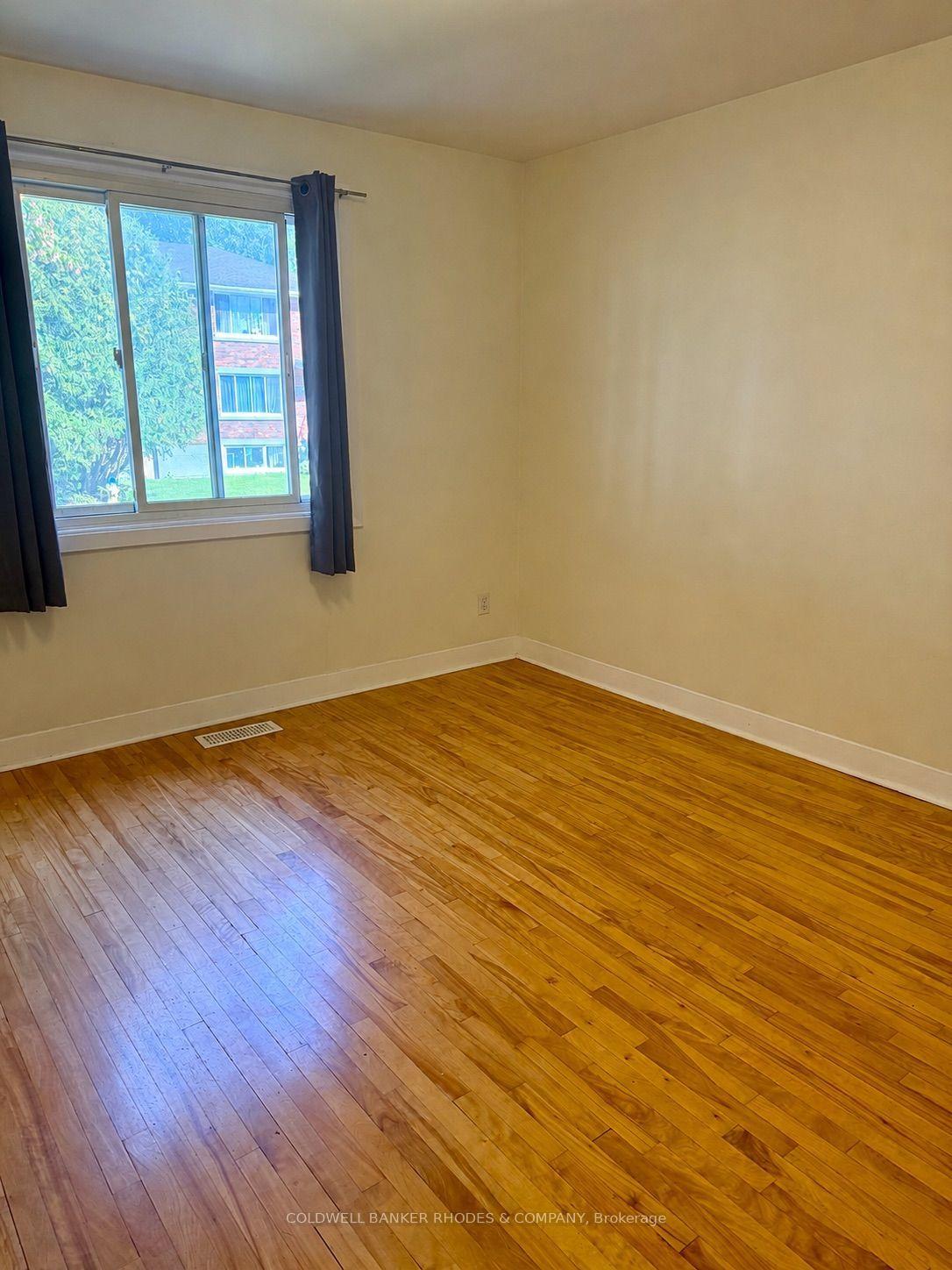Photo 11 of Unit 1, 2484 Carlsen Avenue, Ottawa, Heron Park — HOMEH