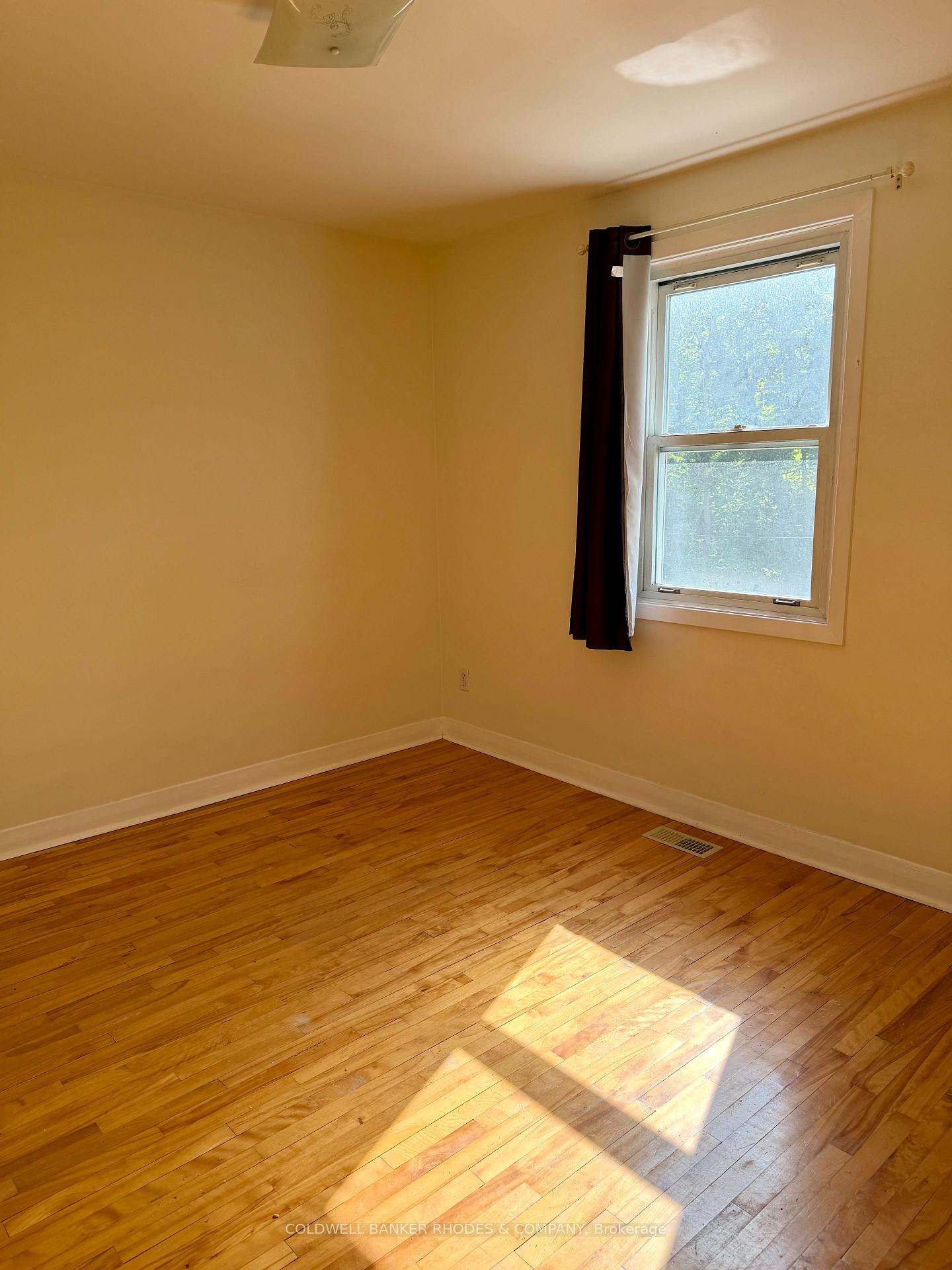 Photo 12 of Unit 1, 2484 Carlsen Avenue, Ottawa, Heron Park — HOMEH