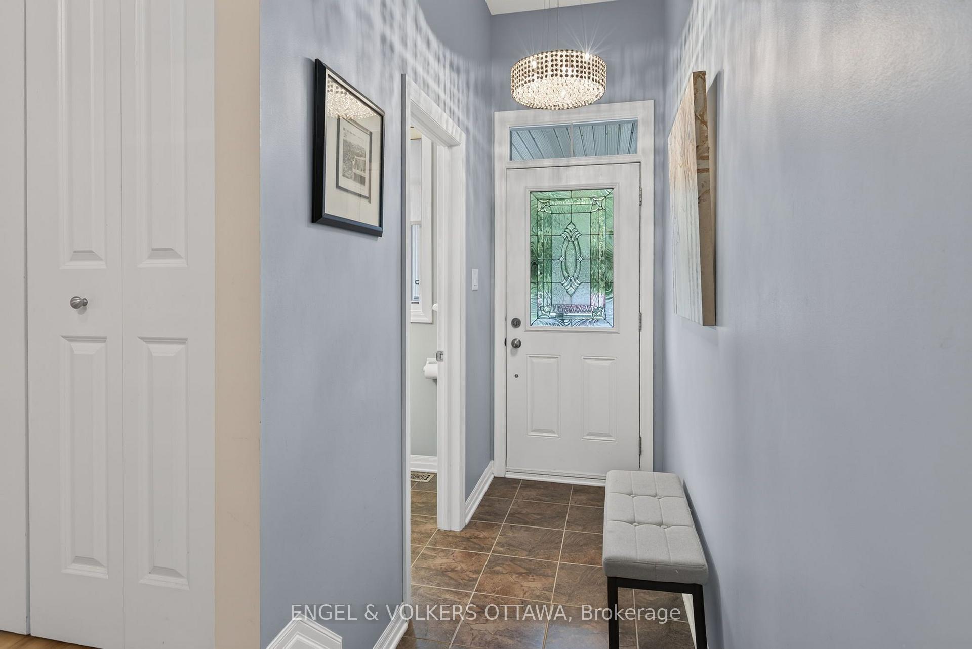 Photo 2 of 512 Knotridge Street, Ottawa, Mer Bleue/Bradley Estates/Anderson Park — HOMEH
