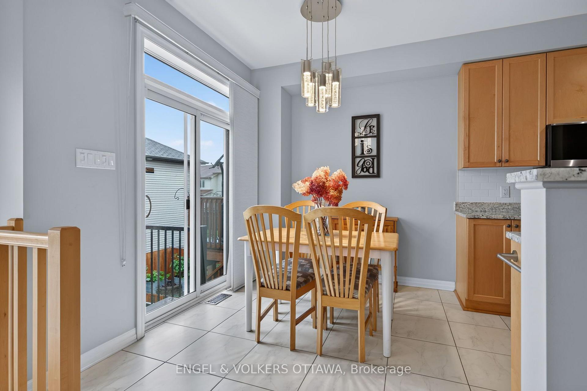 Photo 13 of 512 Knotridge Street, Ottawa, Mer Bleue/Bradley Estates/Anderson Park — HOMEH