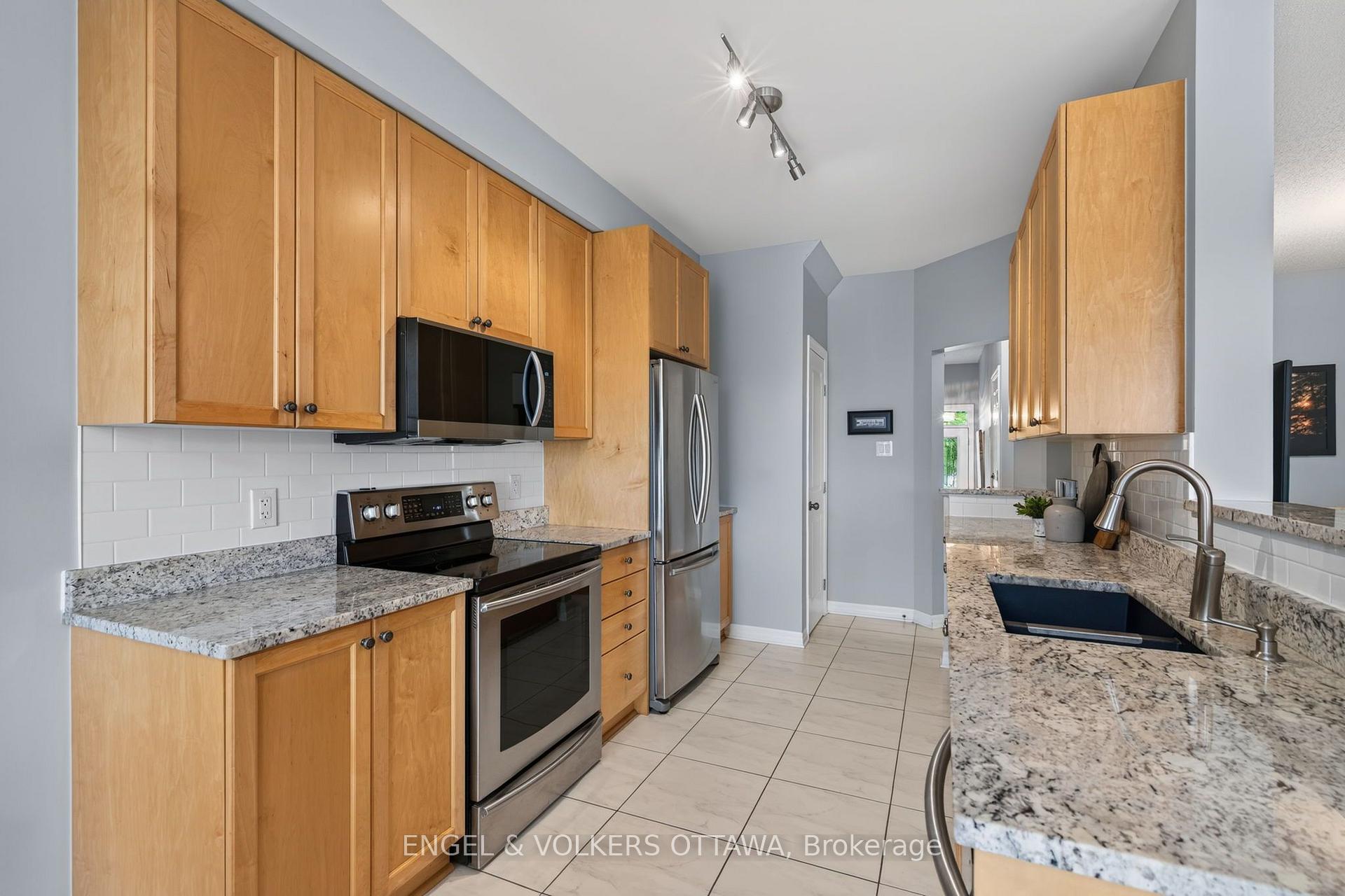 Photo 15 of 512 Knotridge Street, Ottawa, Mer Bleue/Bradley Estates/Anderson Park — HOMEH
