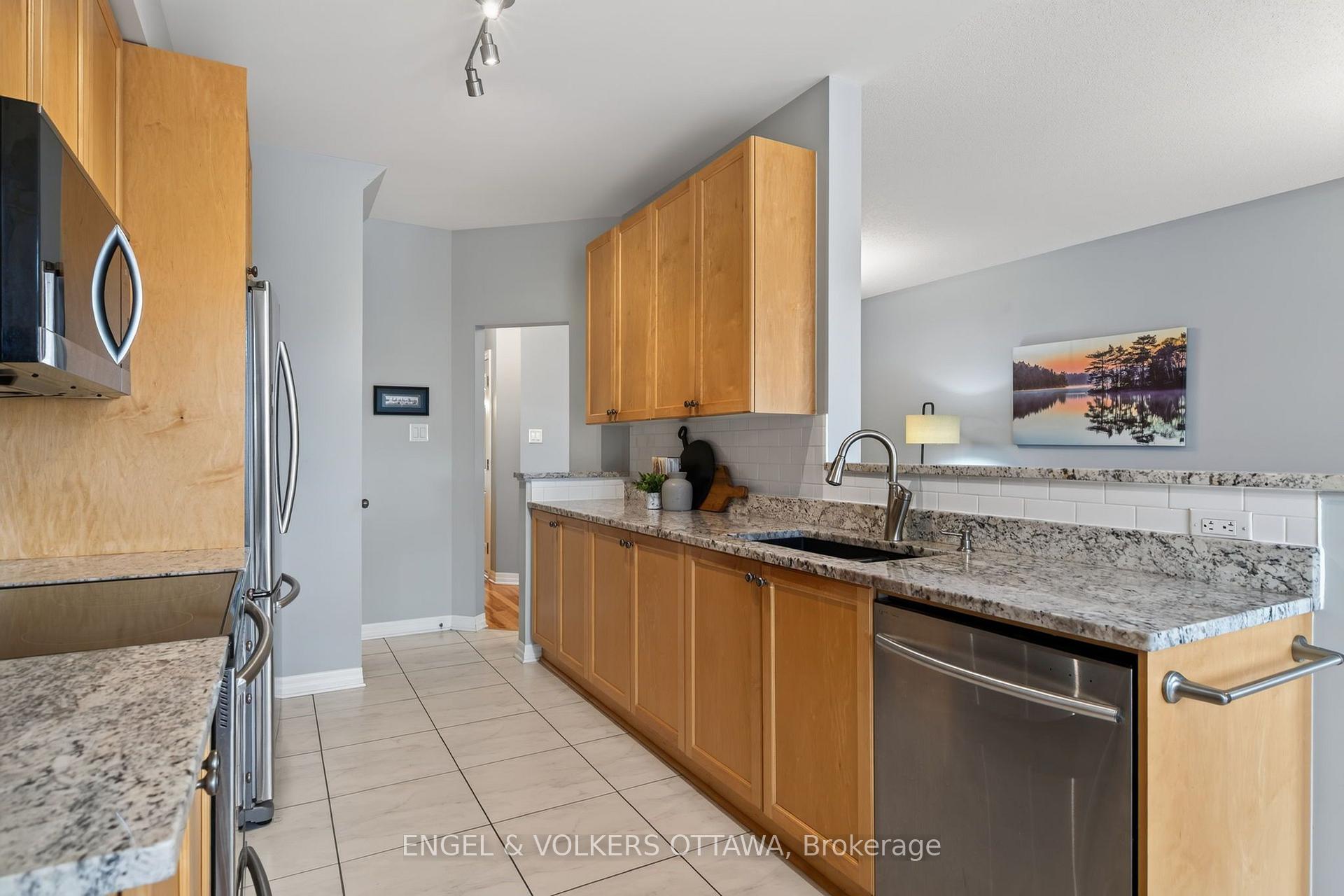 Photo 16 of 512 Knotridge Street, Ottawa, Mer Bleue/Bradley Estates/Anderson Park — HOMEH