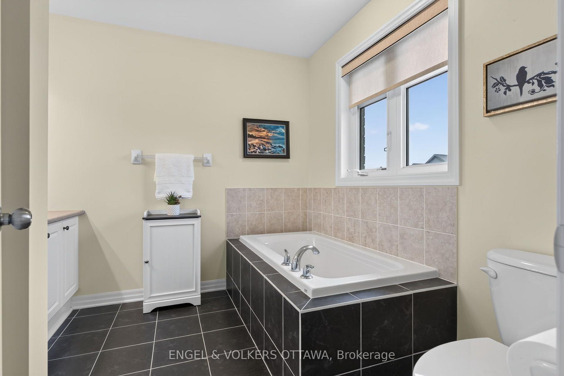 Photo 25 of 512 Knotridge Street, Ottawa, Mer Bleue/Bradley Estates/Anderson Park — HOMEH