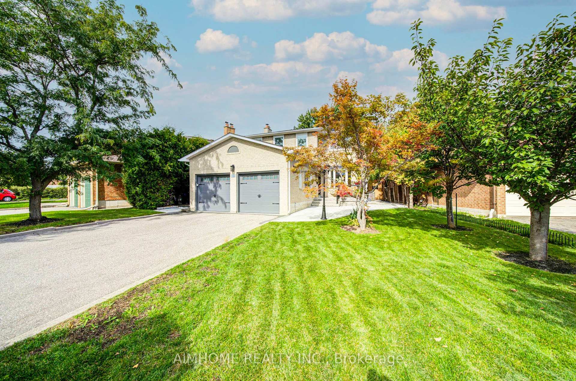 Photo 2 of 83 Houseman Crescent, Richmond Hill, North Richvale — HOMEH