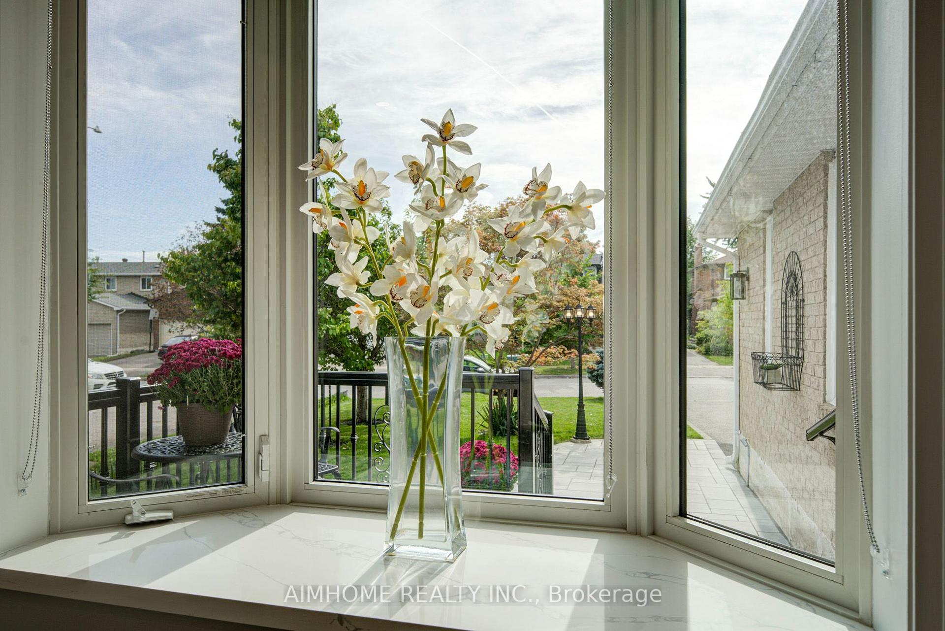 Photo 8 of 83 Houseman Crescent, Richmond Hill, North Richvale — HOMEH