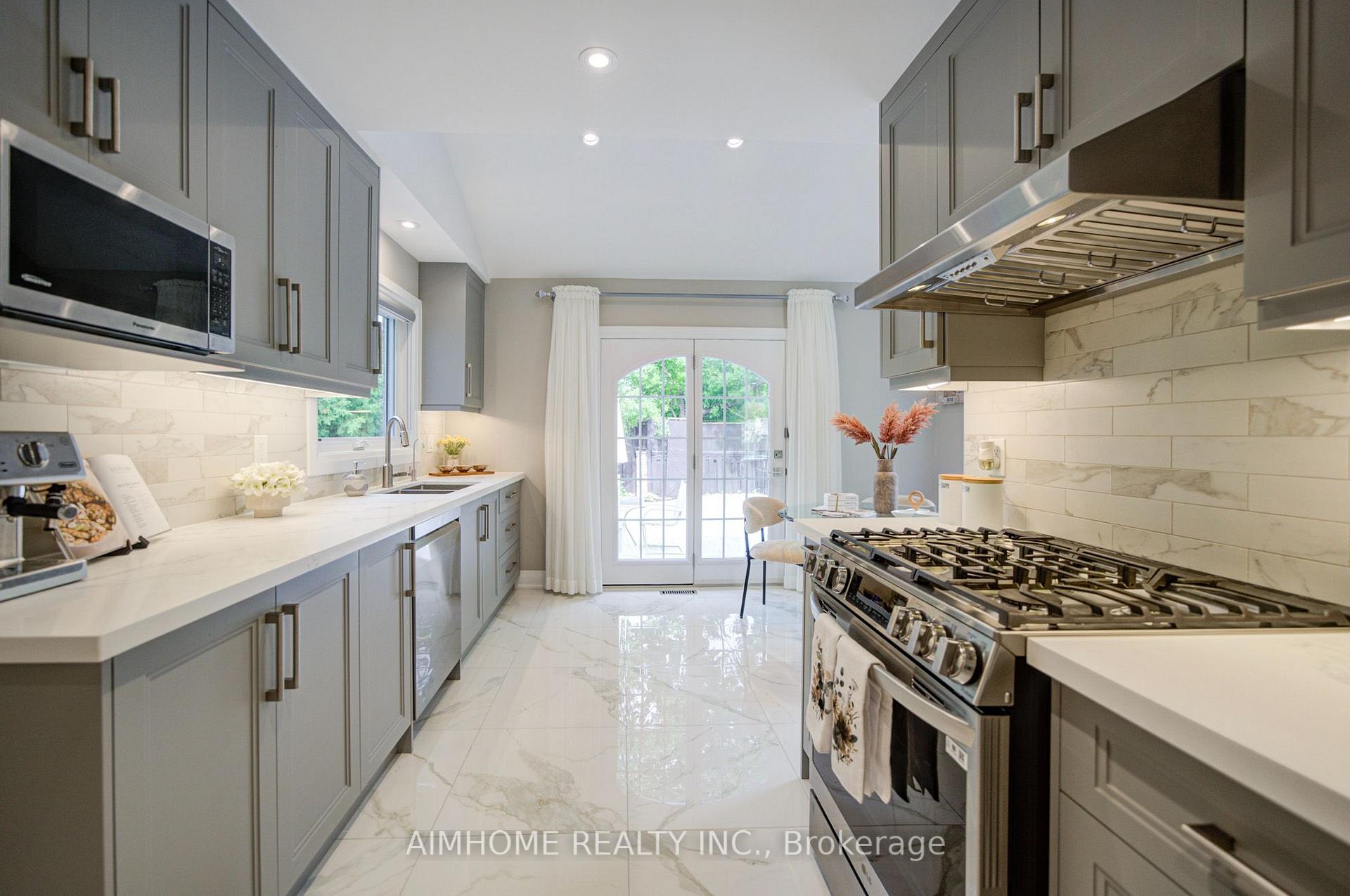 Photo 14 of 83 Houseman Crescent, Richmond Hill, North Richvale — HOMEH