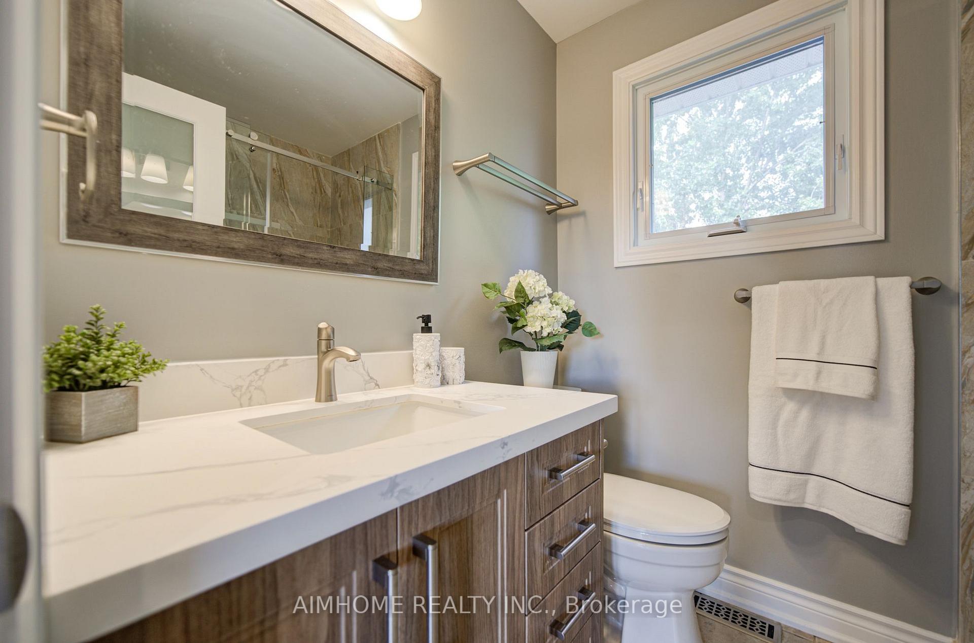 Photo 23 of 83 Houseman Crescent, Richmond Hill, North Richvale — HOMEH