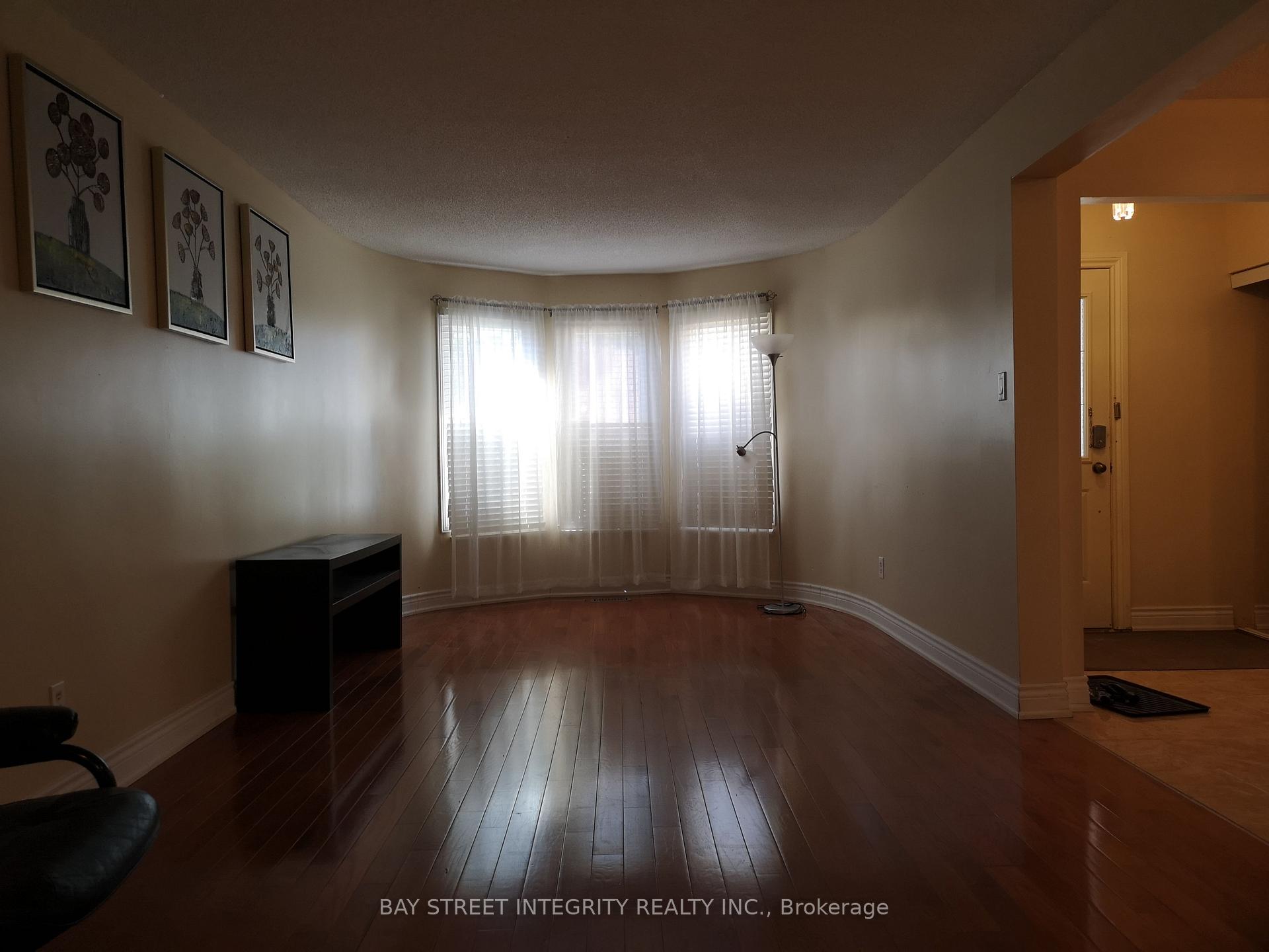 Photo 5 of Unit Main, 3 Feltham Road, Markham, Raymerville — HOMEH