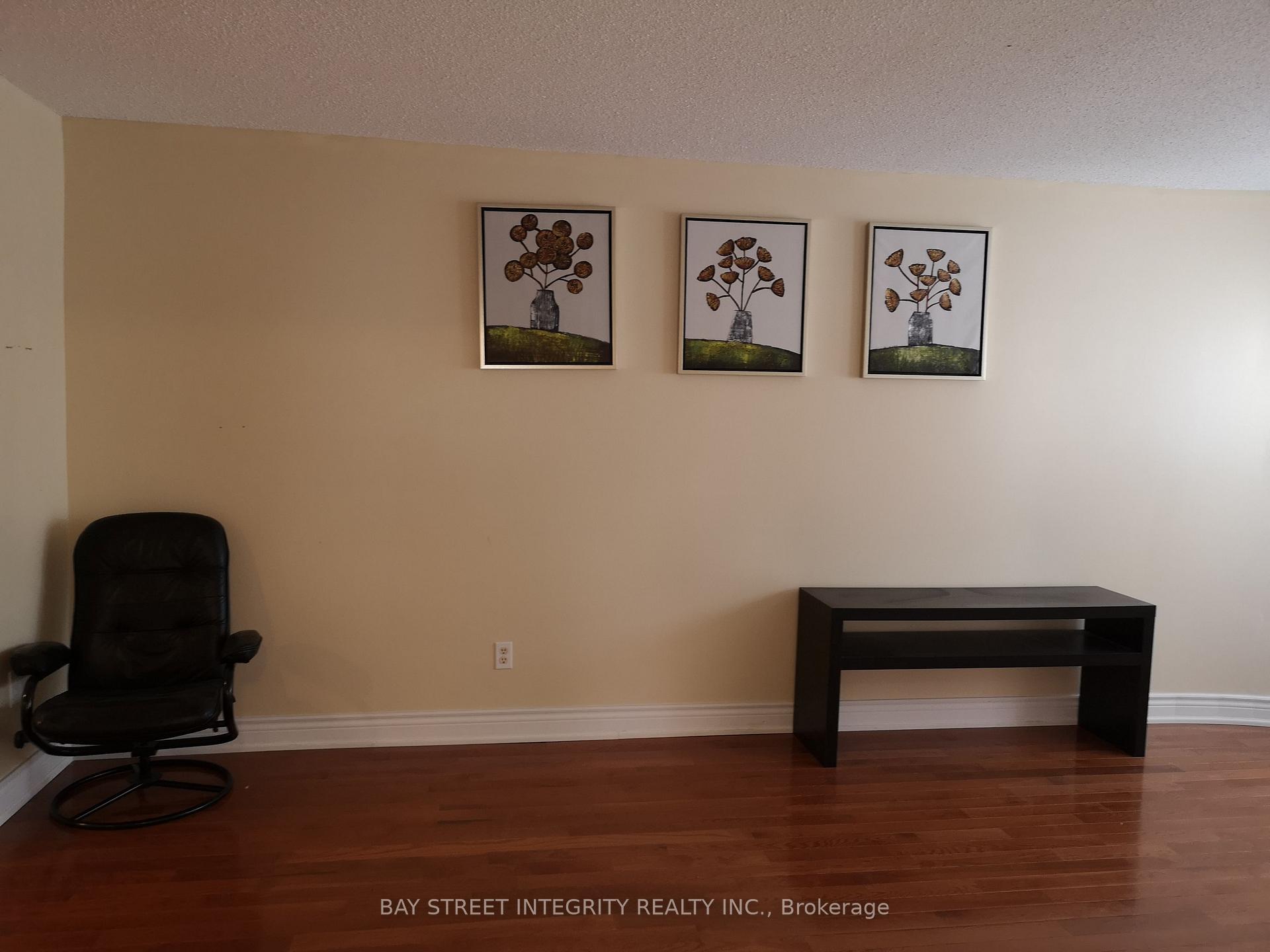 Photo 6 of Unit Main, 3 Feltham Road, Markham, Raymerville — HOMEH