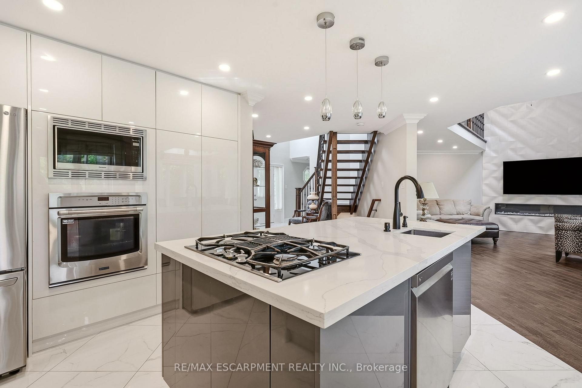 Photo 10 of 8010 Guelph Line, Milton, Campbellville — HOMEH