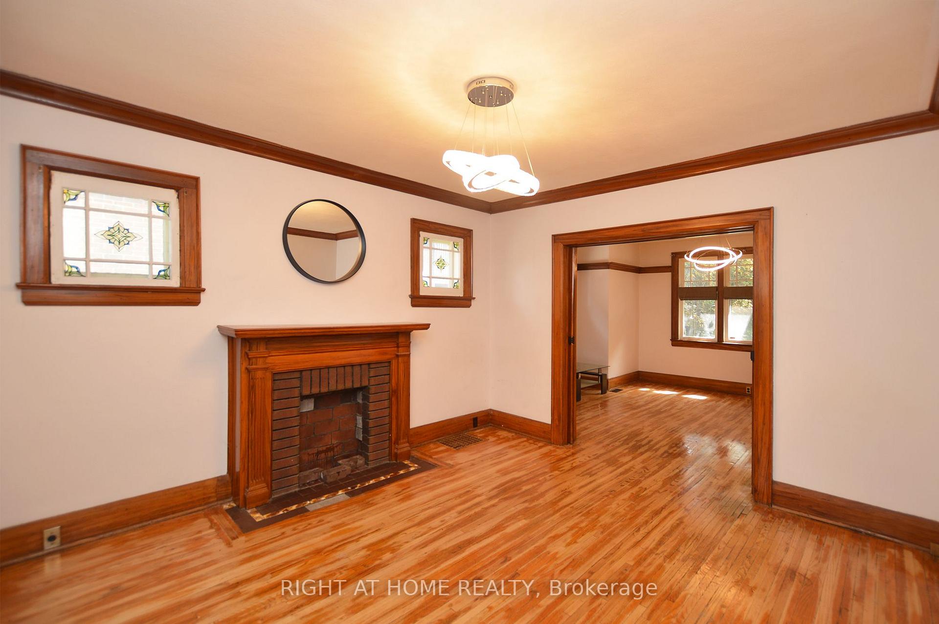 Photo 4 of 407 King Street E, Oshawa, Central — HOMEH
