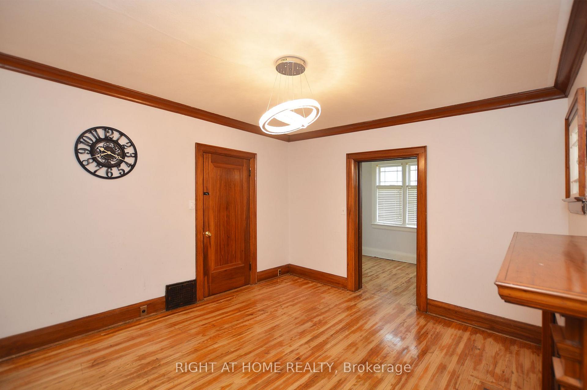 Photo 5 of 407 King Street E, Oshawa, Central — HOMEH