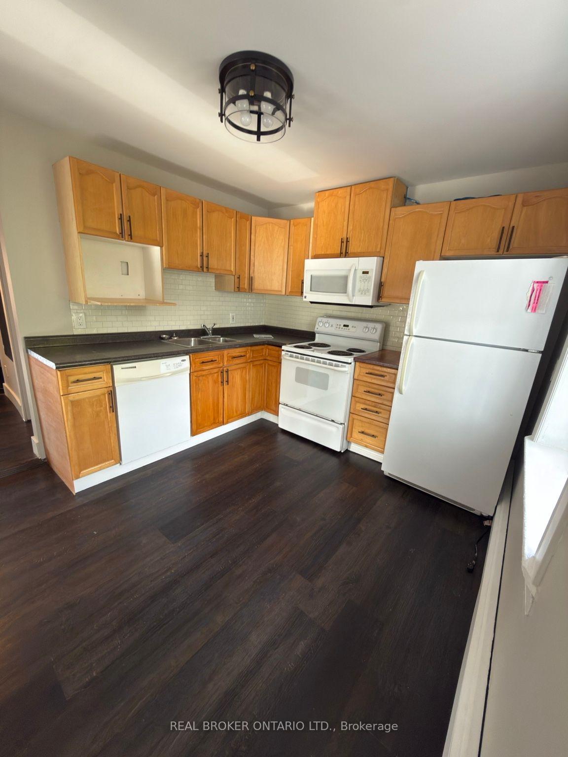 Photo 3 of Unit 2, 73 Coldwater Street E, Orillia — HOMEH
