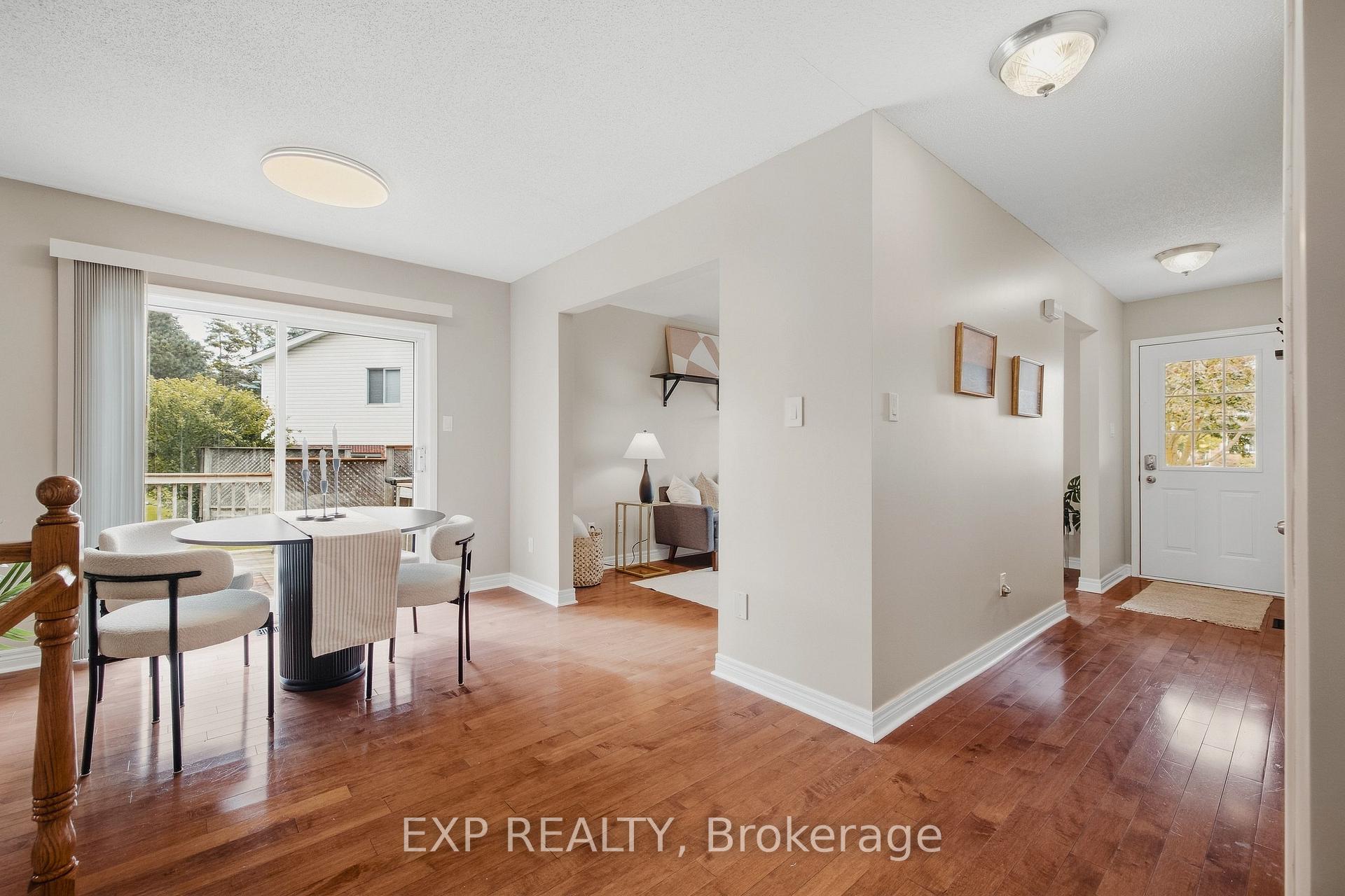 Photo 4 of Unit B, 541 Old Abbey Court, Waterloo, Colonial Acres — HOMEH
