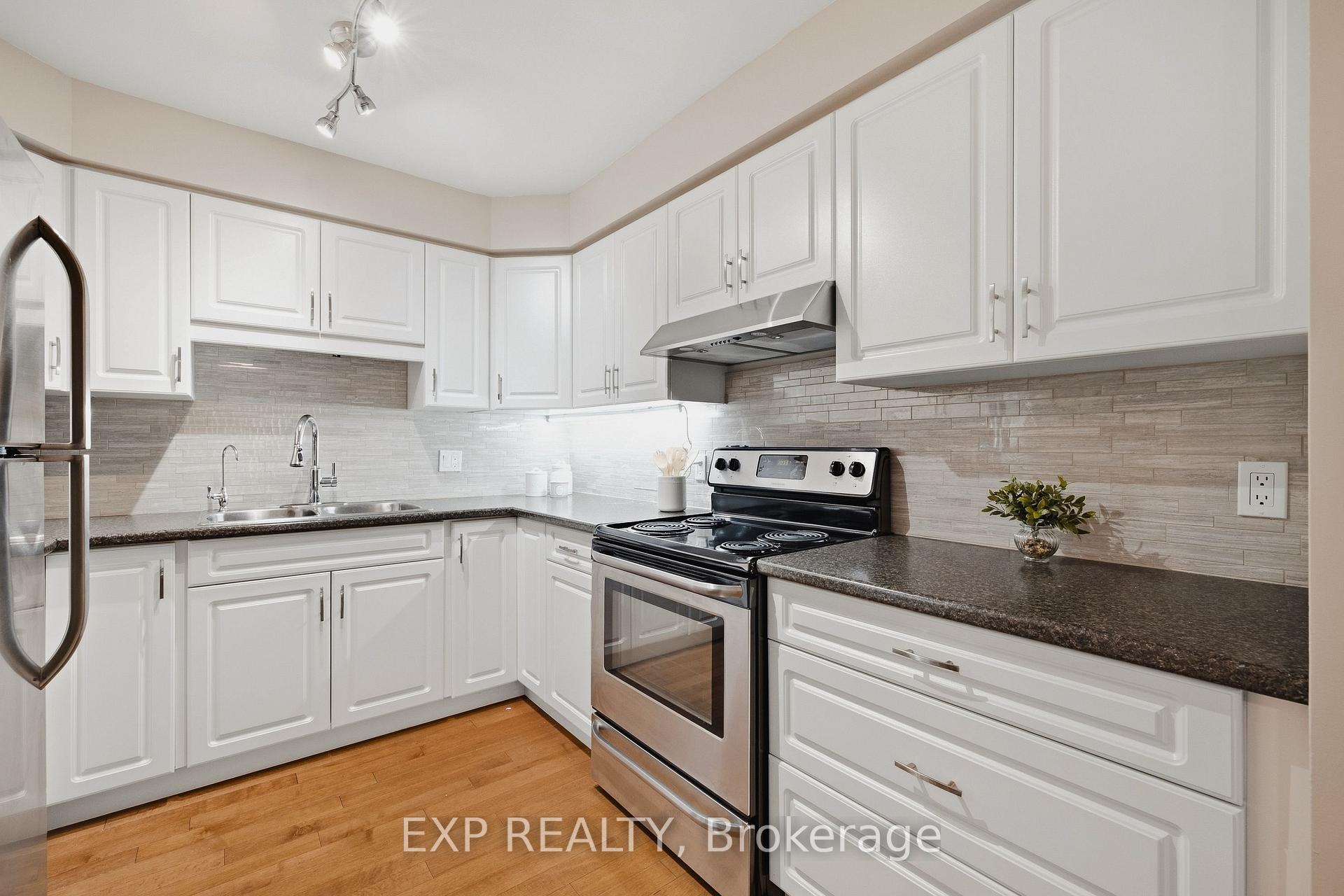 Photo 5 of Unit B, 541 Old Abbey Court, Waterloo, Colonial Acres — HOMEH