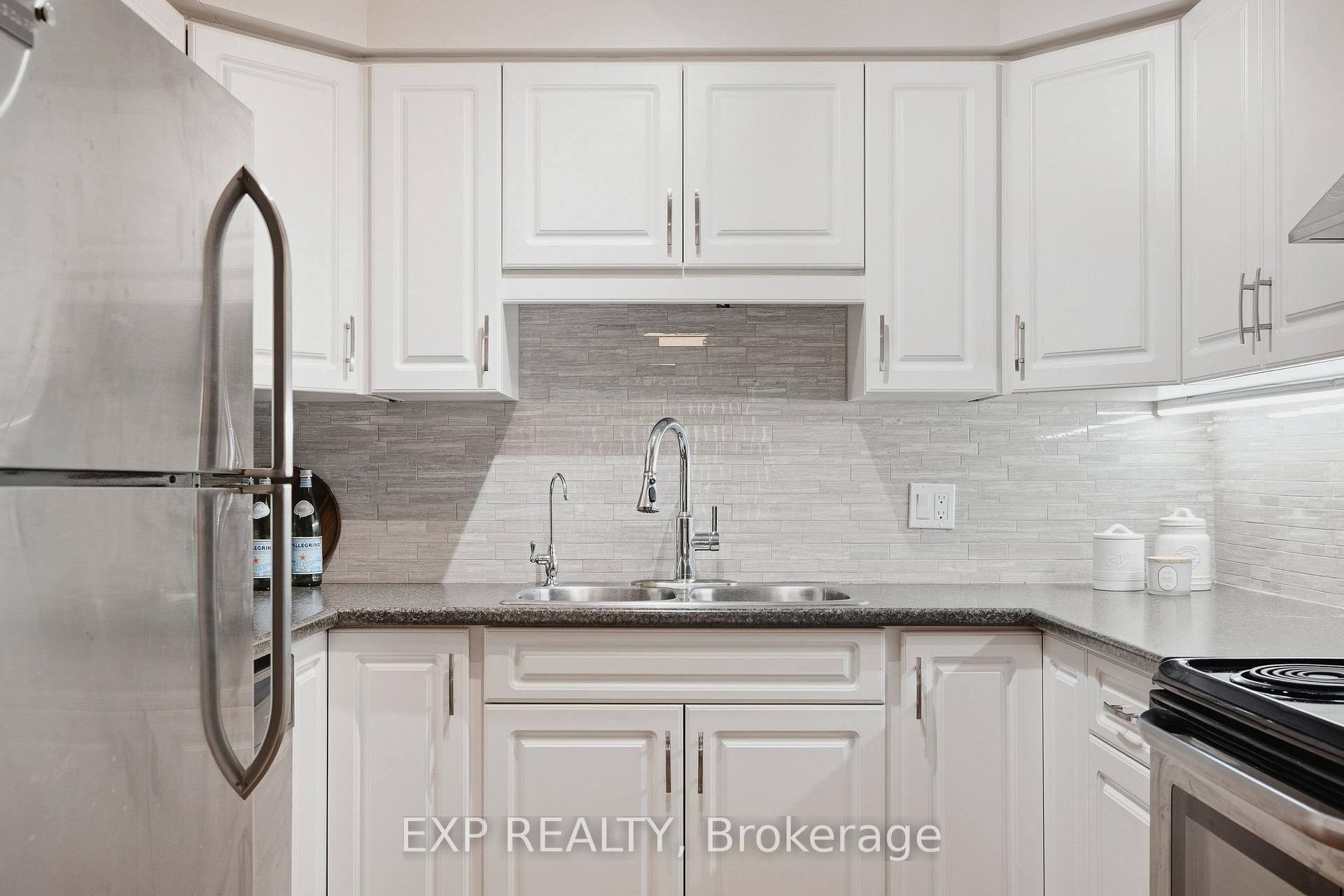 Photo 6 of Unit B, 541 Old Abbey Court, Waterloo, Colonial Acres — HOMEH