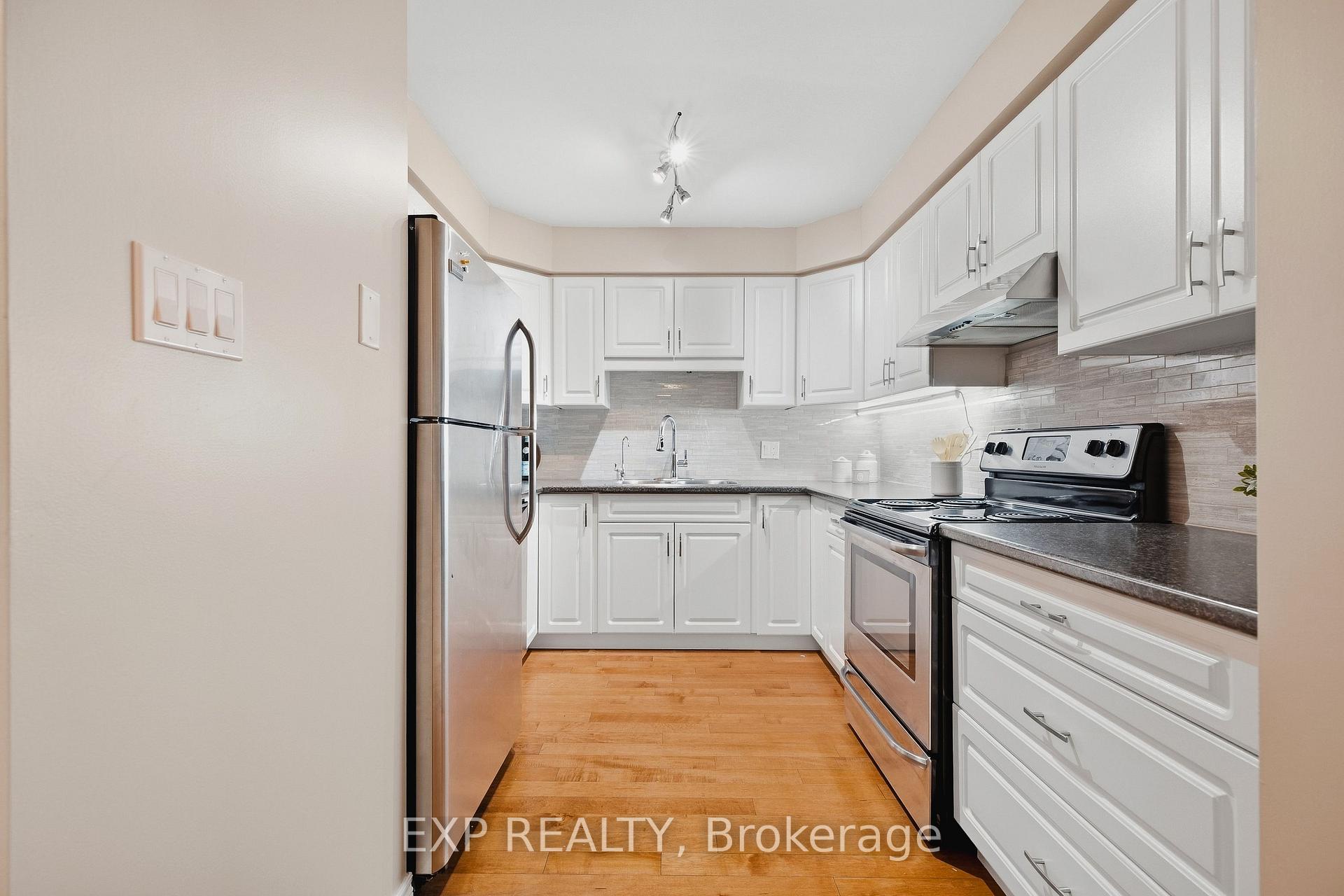 Photo 7 of Unit B, 541 Old Abbey Court, Waterloo, Colonial Acres — HOMEH