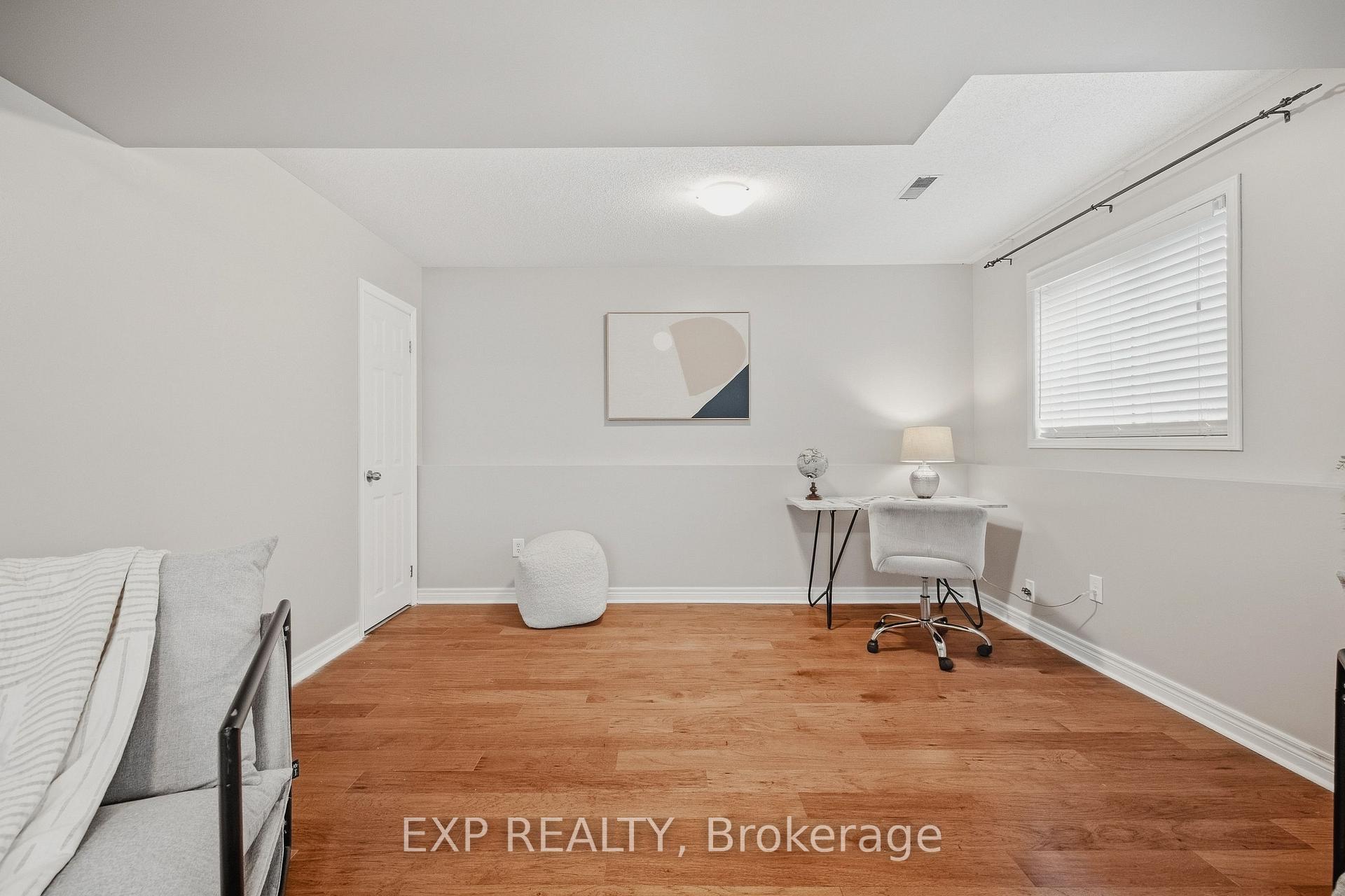 Photo 17 of Unit B, 541 Old Abbey Court, Waterloo, Colonial Acres — HOMEH