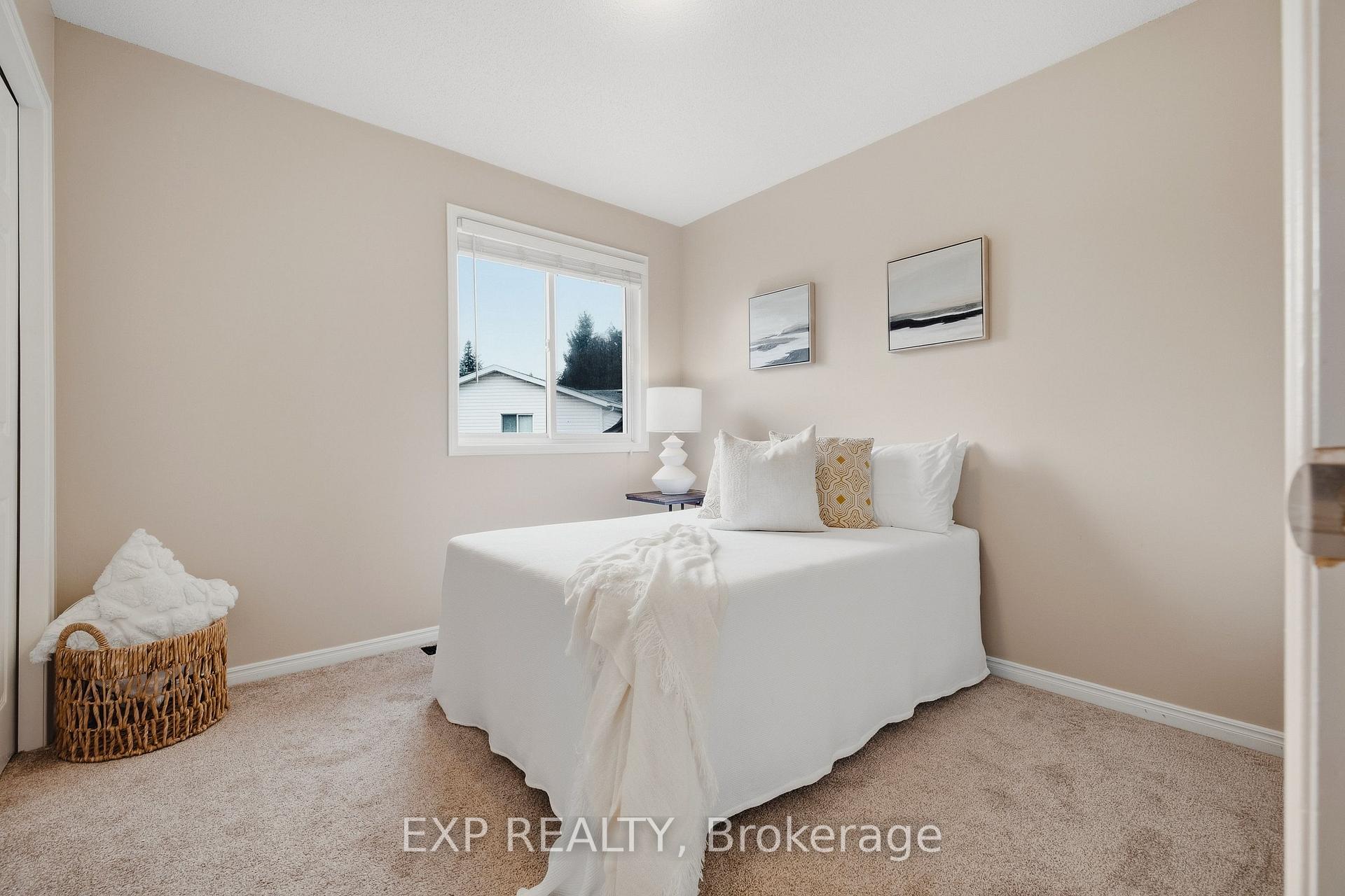Photo 23 of Unit B, 541 Old Abbey Court, Waterloo, Colonial Acres — HOMEH