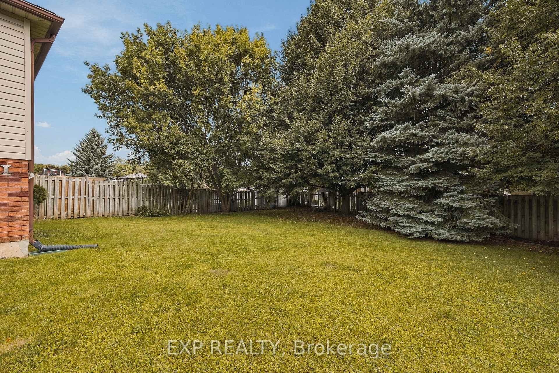 Photo 28 of Unit B, 541 Old Abbey Court, Waterloo, Colonial Acres — HOMEH