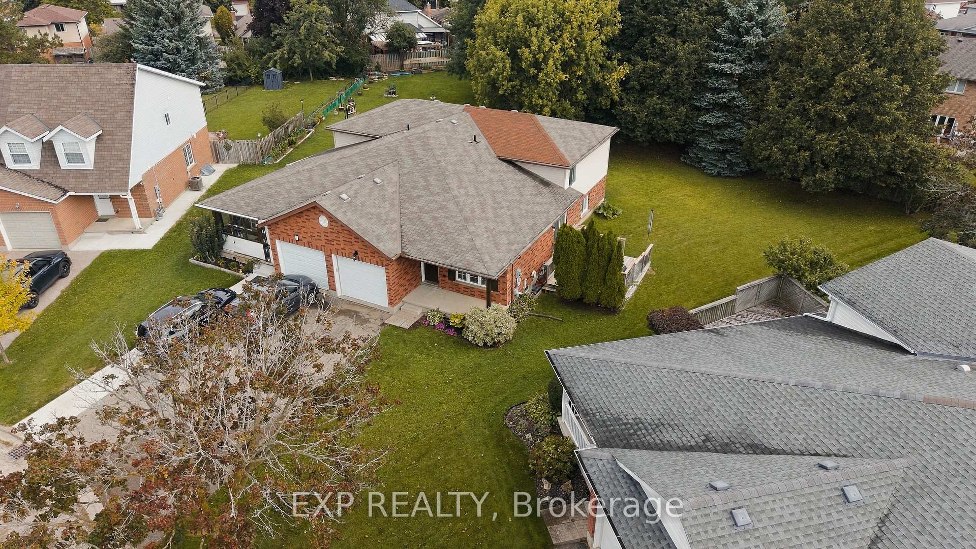 Photo 31 of Unit B, 541 Old Abbey Court, Waterloo, Colonial Acres — HOMEH