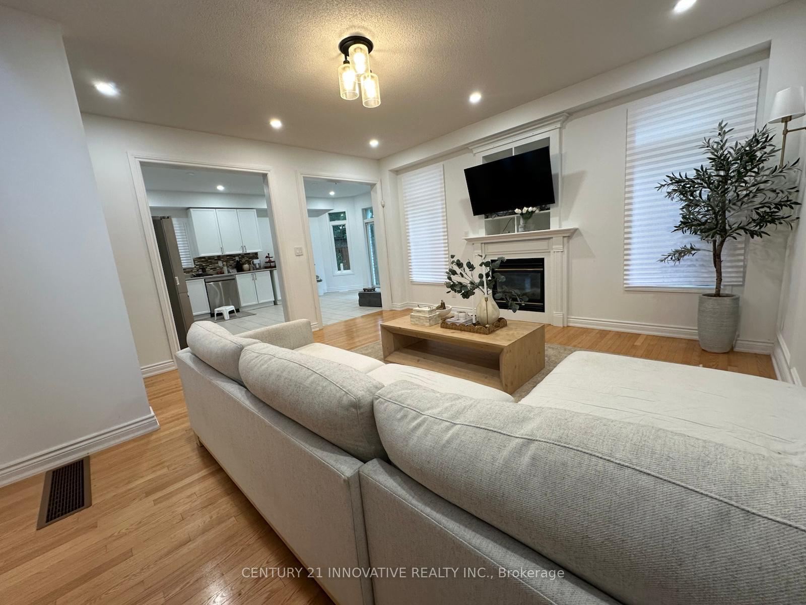 Photo 5 of 1649 Sherbrook Drive, Oshawa, Samac — HOMEH