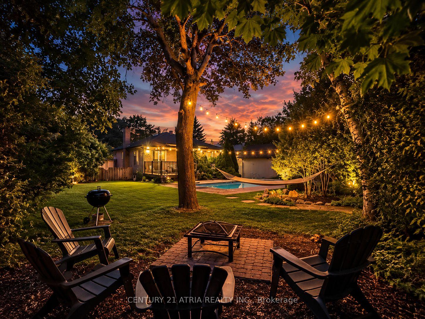 Photo 3 of 64 Cartier Crescent, Richmond Hill, Crosby — HOMEH