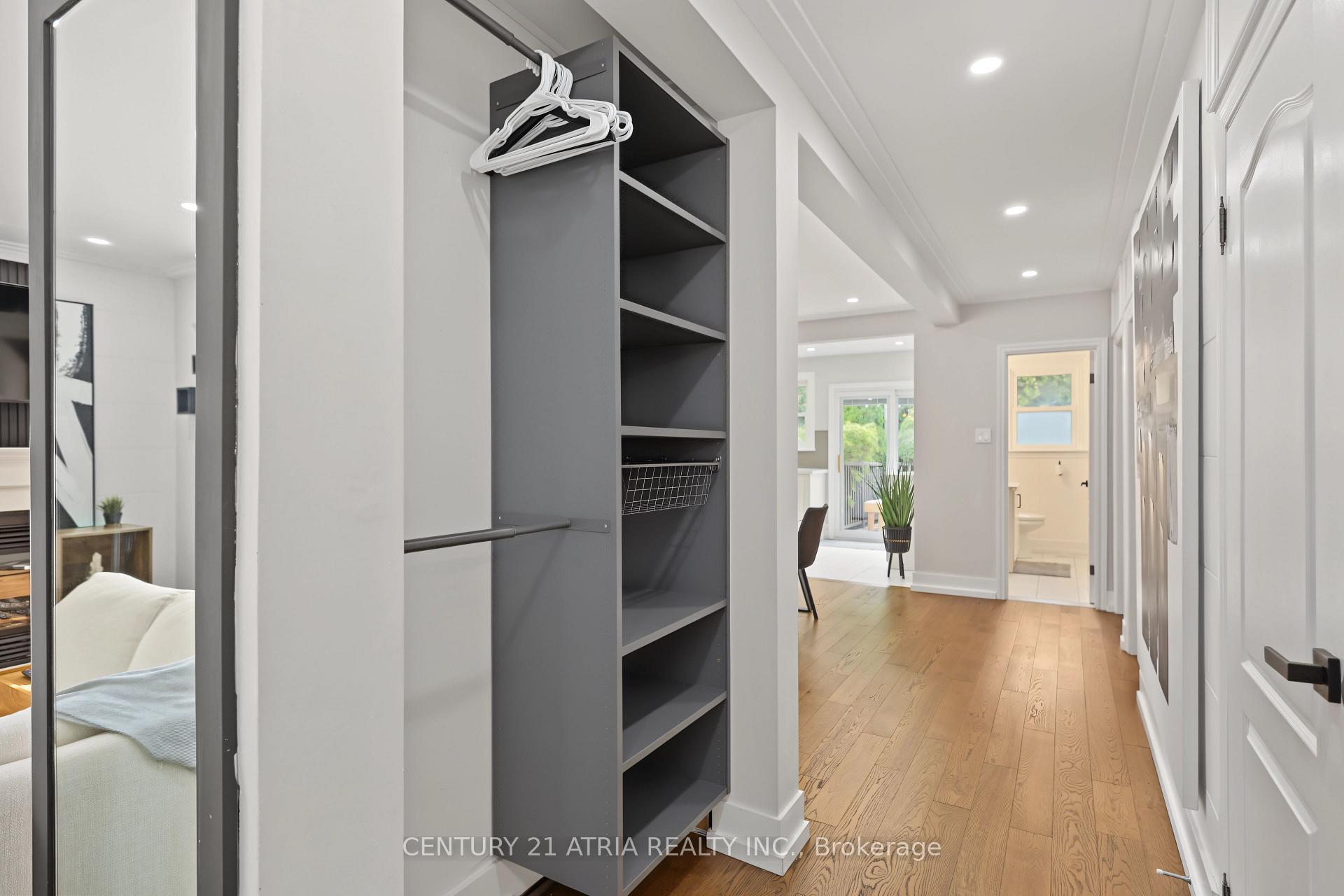 Photo 6 of 64 Cartier Crescent, Richmond Hill, Crosby — HOMEH