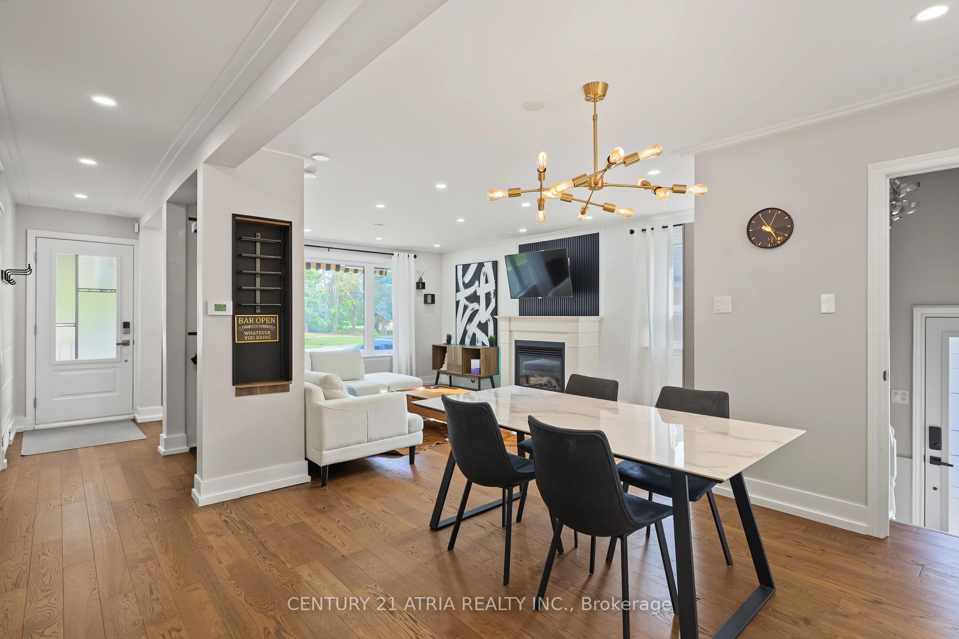 Photo 7 of 64 Cartier Crescent, Richmond Hill, Crosby — HOMEH