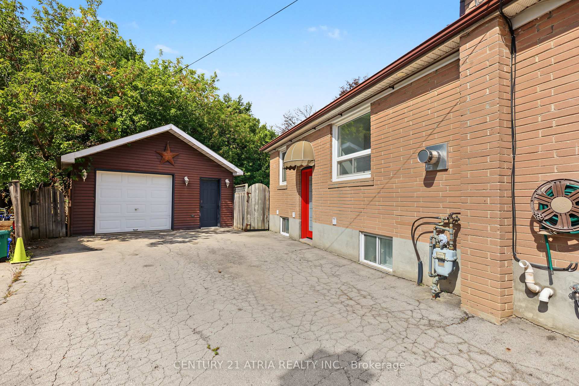 Photo 27 of 64 Cartier Crescent, Richmond Hill, Crosby — HOMEH