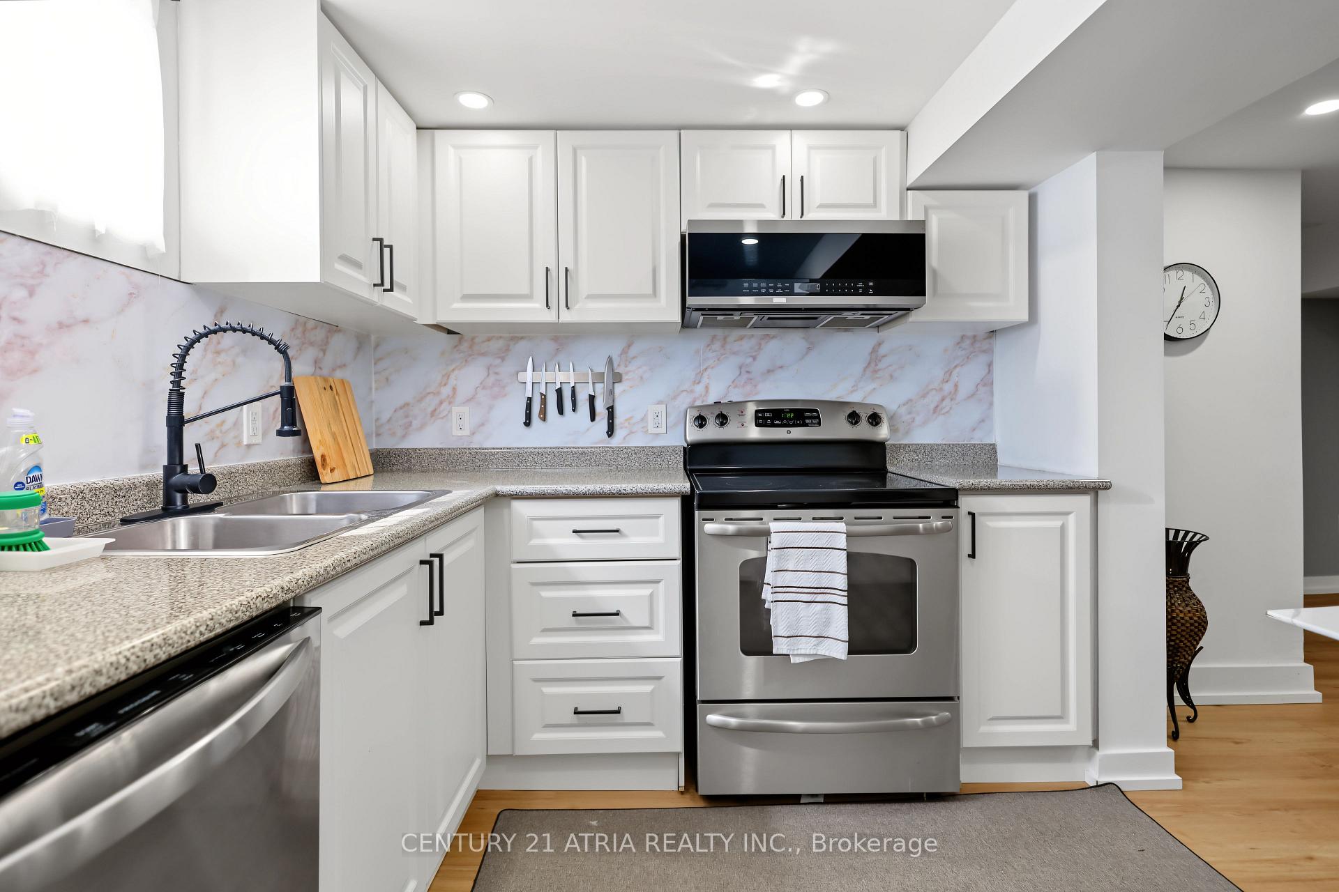 Photo 33 of 64 Cartier Crescent, Richmond Hill, Crosby — HOMEH