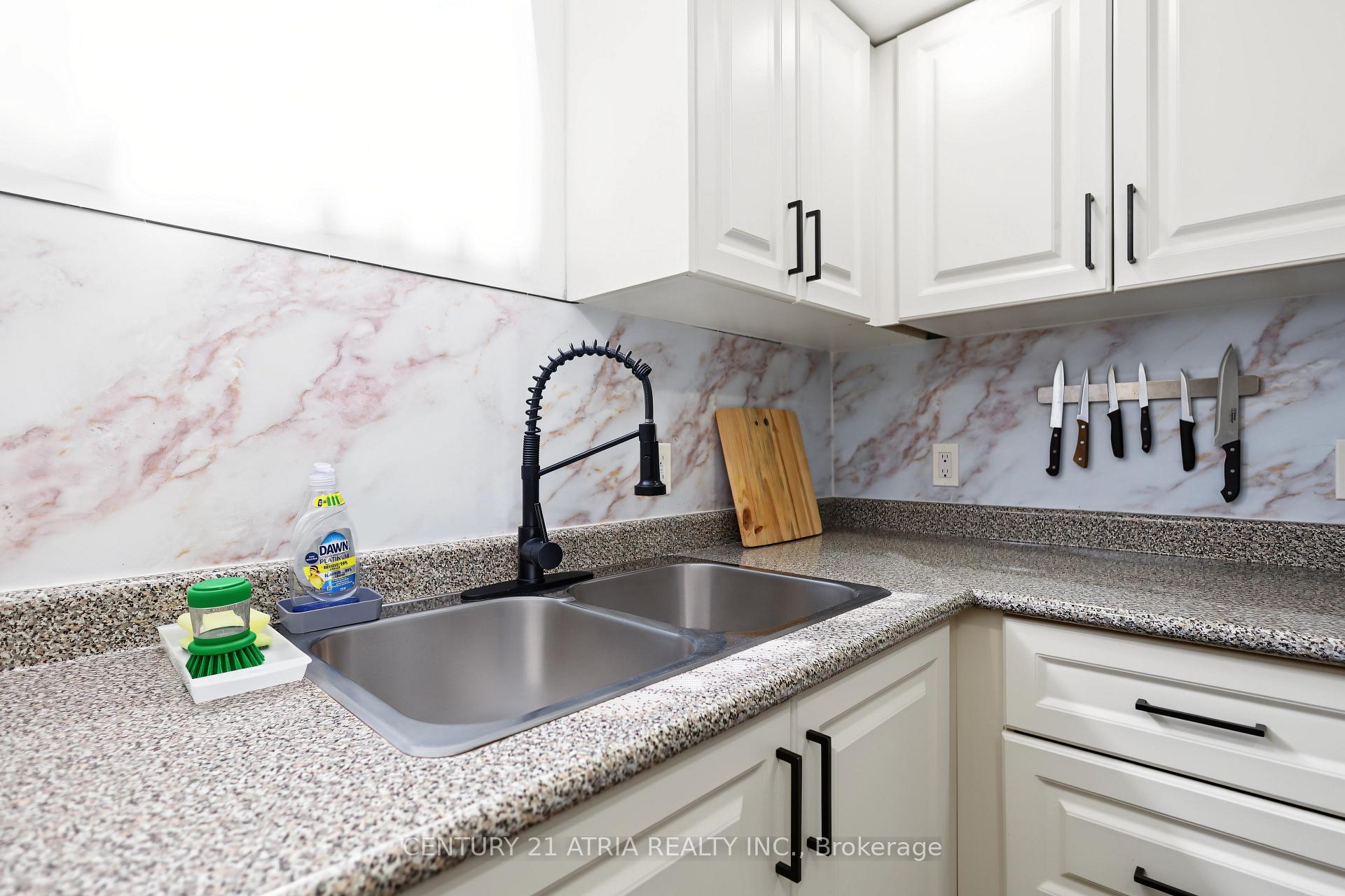 Photo 34 of 64 Cartier Crescent, Richmond Hill, Crosby — HOMEH