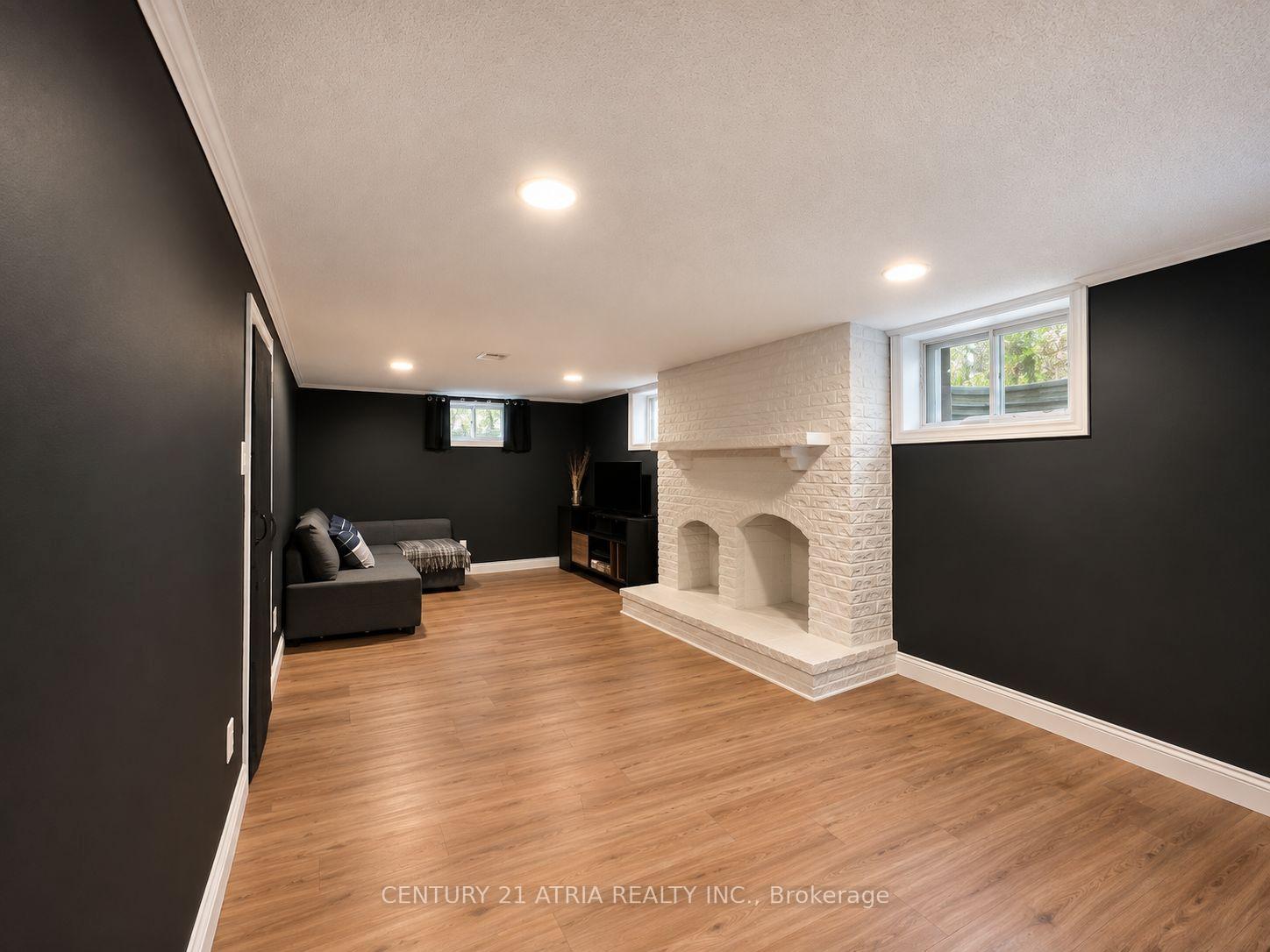 Photo 40 of 64 Cartier Crescent, Richmond Hill, Crosby — HOMEH