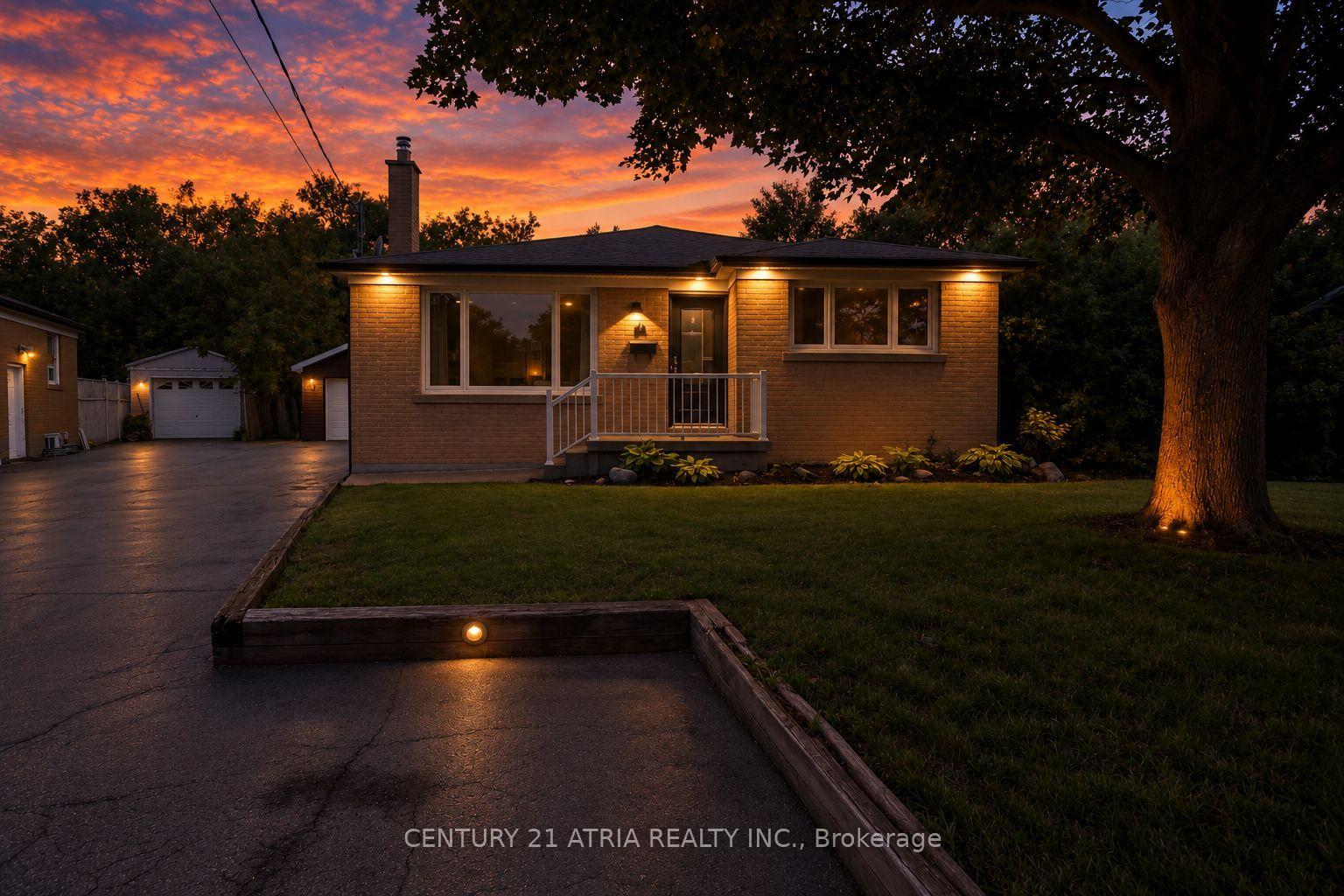 Photo 48 of 64 Cartier Crescent, Richmond Hill, Crosby — HOMEH