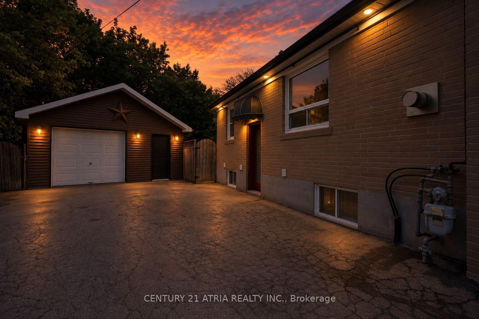 Photo 49 of 64 Cartier Crescent, Richmond Hill, Crosby — HOMEH
