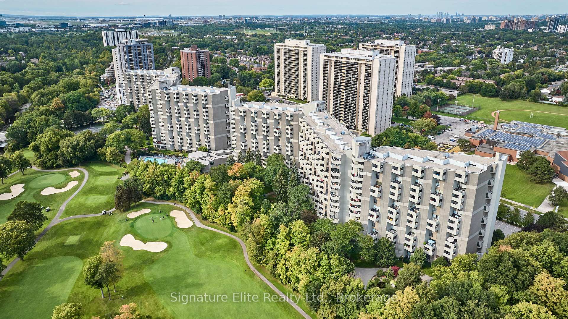 Photo 1 of Unit C35, 288 Mill Road, Etobicoke, Markland Wood — HOMEH