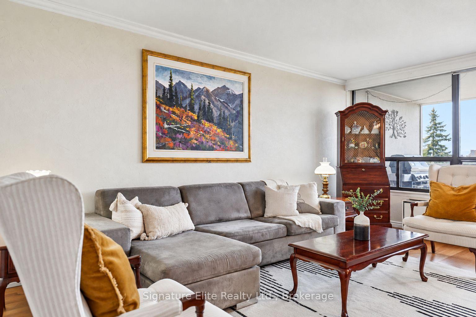 Photo 4 of Unit C35, 288 Mill Road, Etobicoke, Markland Wood — HOMEH