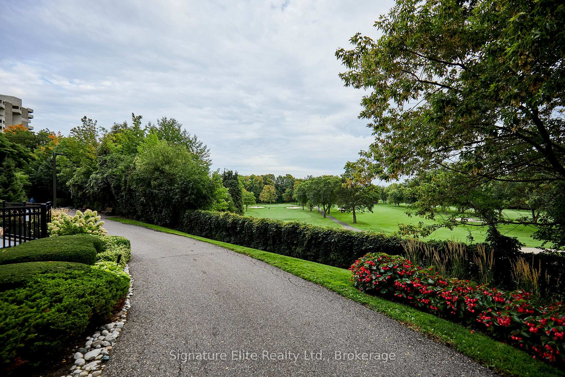 Photo 29 of Unit C35, 288 Mill Road, Etobicoke, Markland Wood — HOMEH