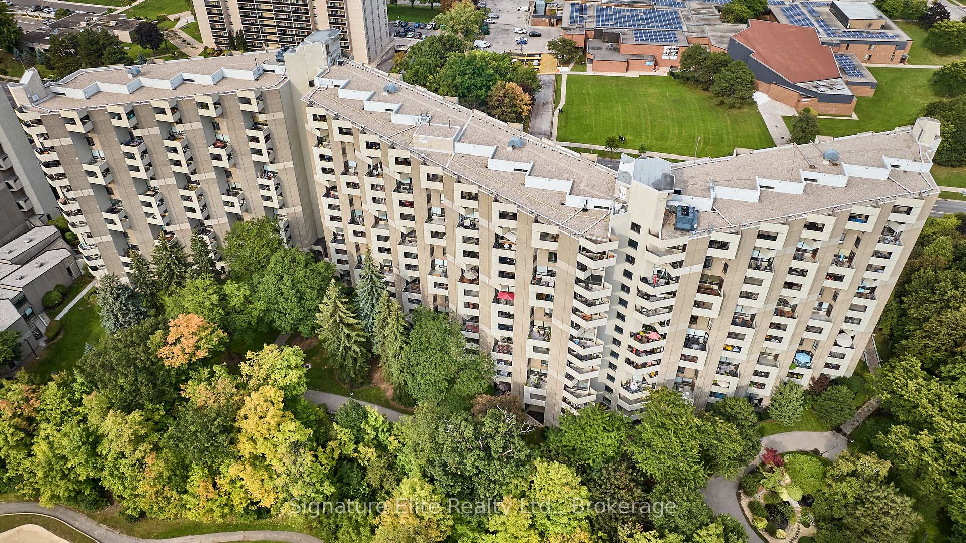 Photo 31 of Unit C35, 288 Mill Road, Etobicoke, Markland Wood — HOMEH