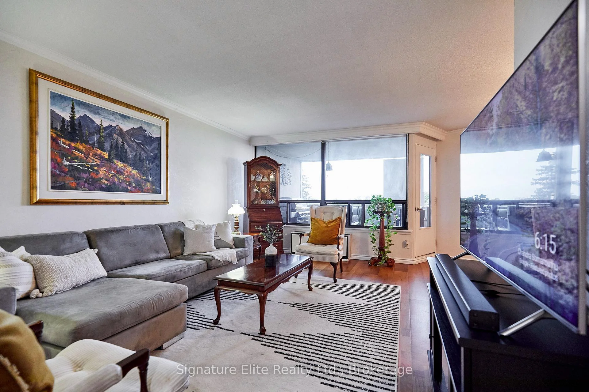Photo 6 of Unit C35, 288 Mill Road, Etobicoke, Markland Wood — HOMEH