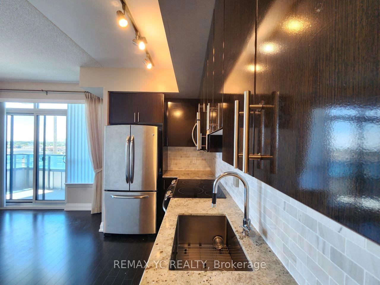 Photo 5 of Unit 408, 7171 Yonge Street, Markham, Thornhill — HOMEH