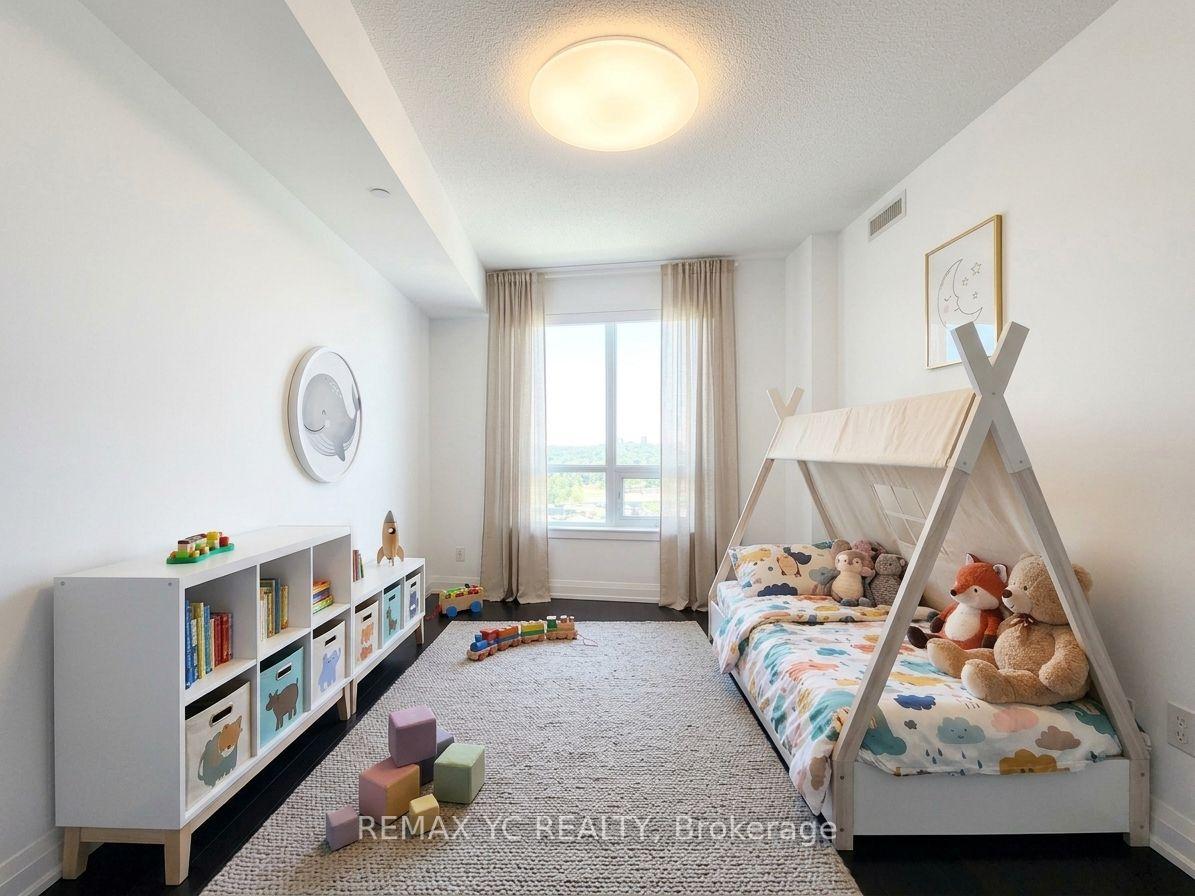 Photo 9 of Unit 408, 7171 Yonge Street, Markham, Thornhill — HOMEH