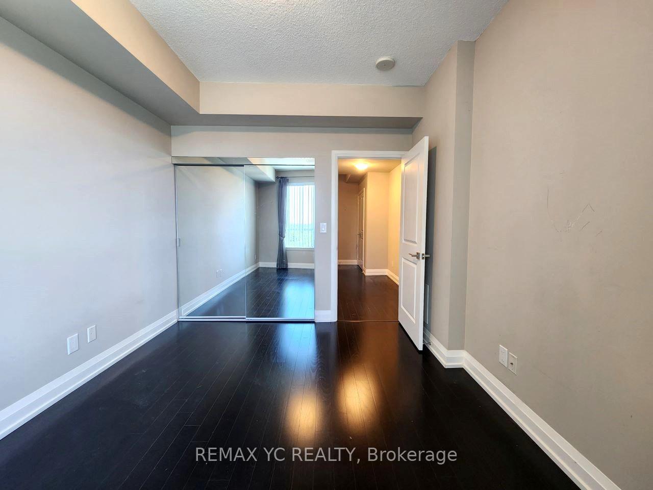 Photo 10 of Unit 408, 7171 Yonge Street, Markham, Thornhill — HOMEH
