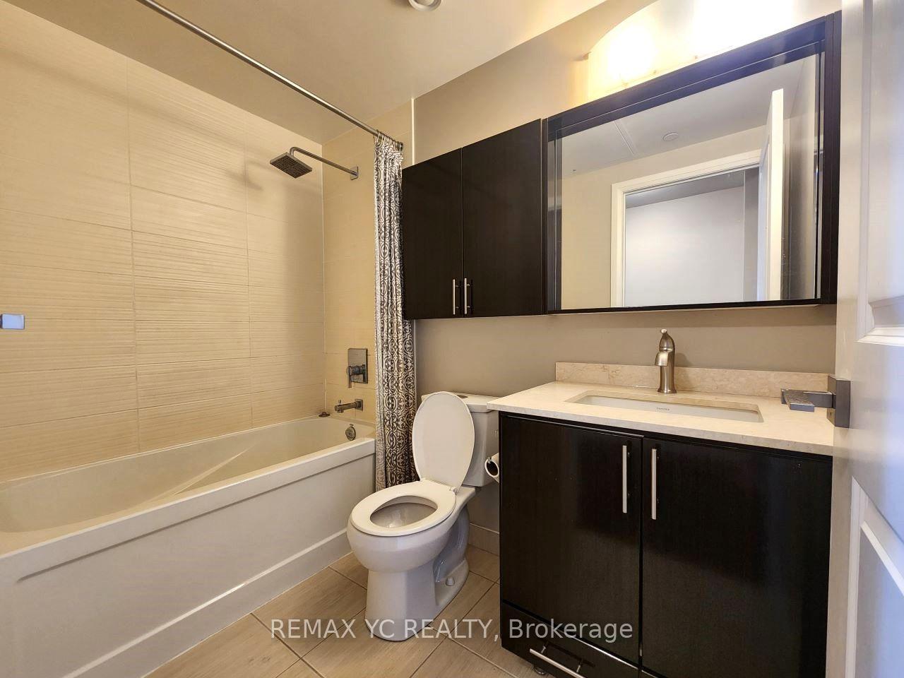 Photo 11 of Unit 408, 7171 Yonge Street, Markham, Thornhill — HOMEH