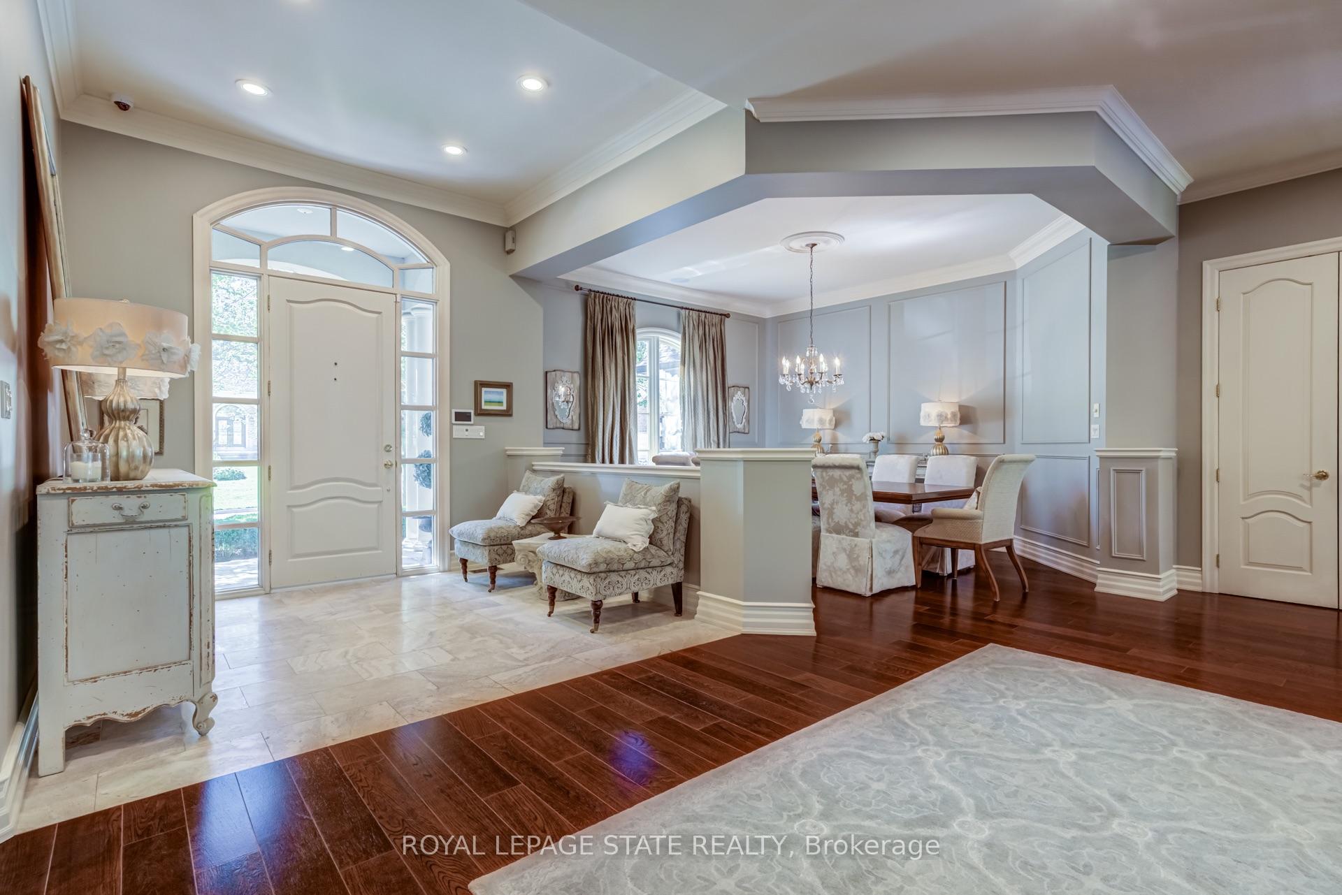 Photo 5 of 21 Harrington Place, Hamilton, Ancaster — HOMEH