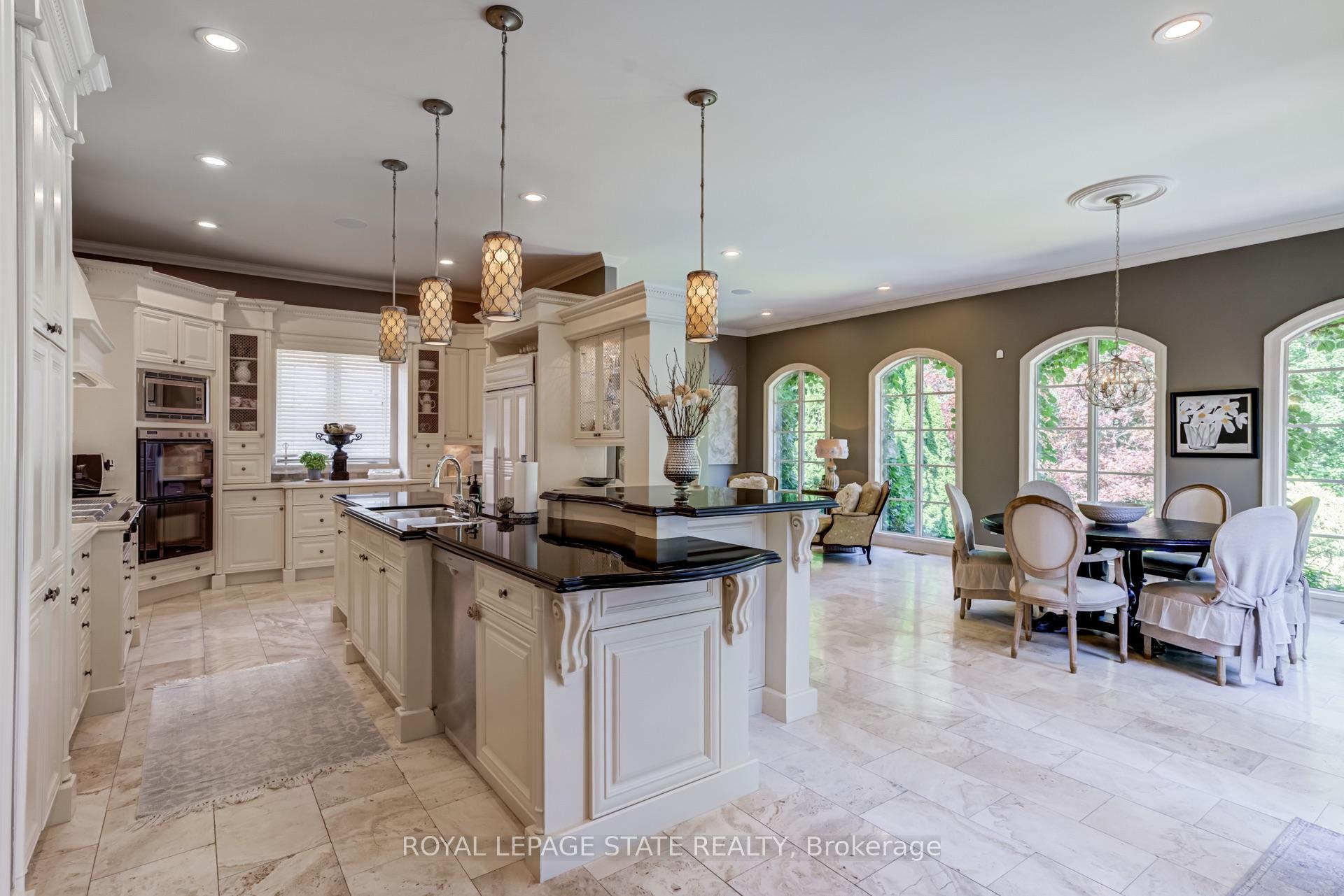 Photo 10 of 21 Harrington Place, Hamilton, Ancaster — HOMEH