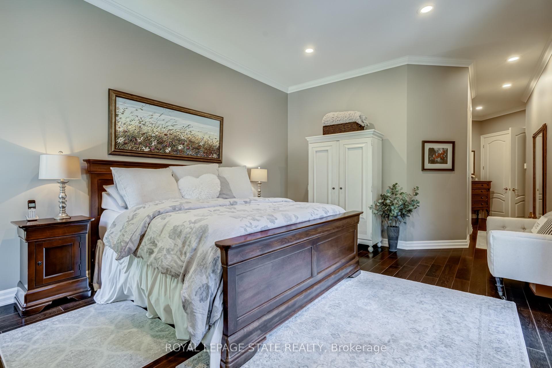 Photo 19 of 21 Harrington Place, Hamilton, Ancaster — HOMEH