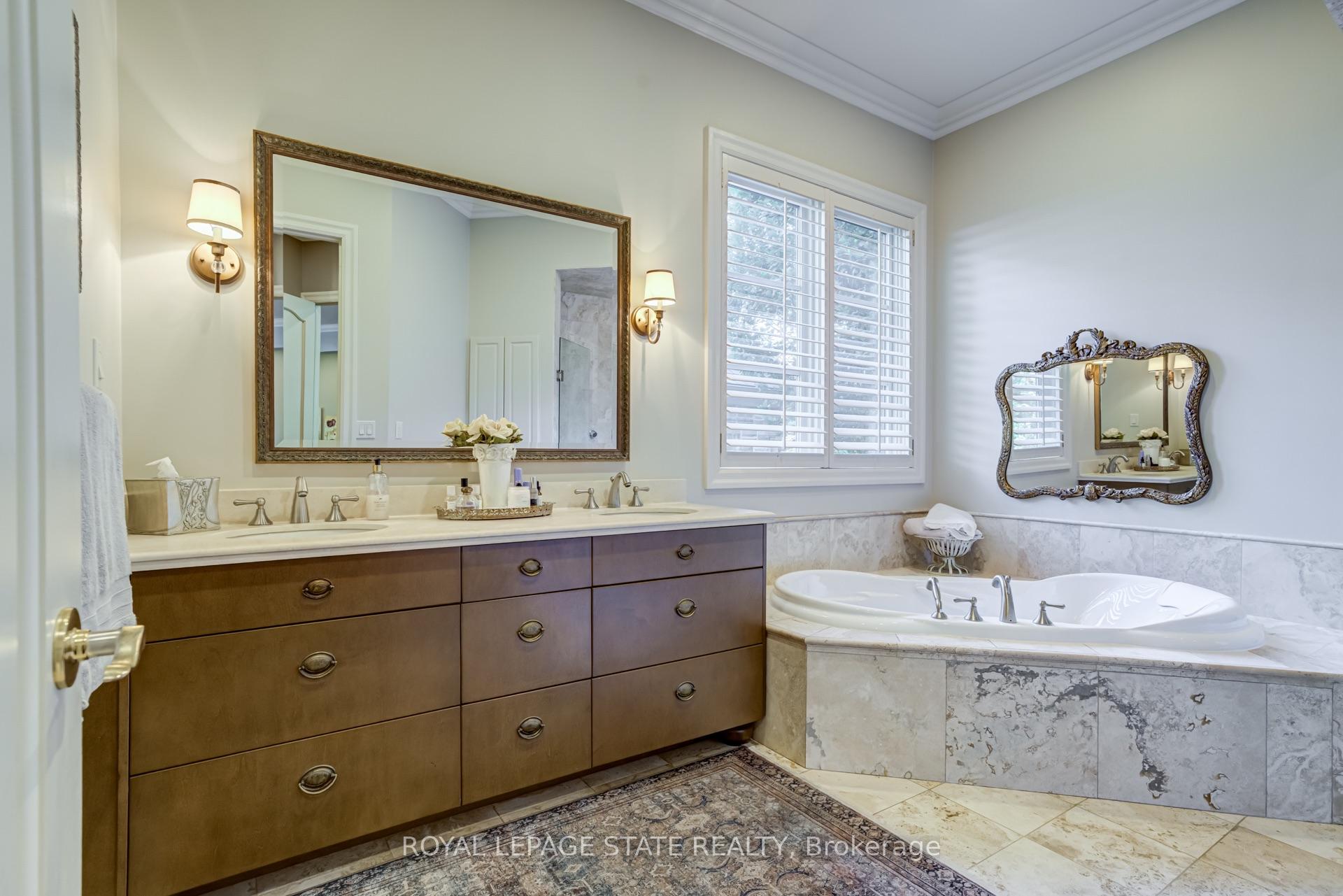 Photo 20 of 21 Harrington Place, Hamilton, Ancaster — HOMEH