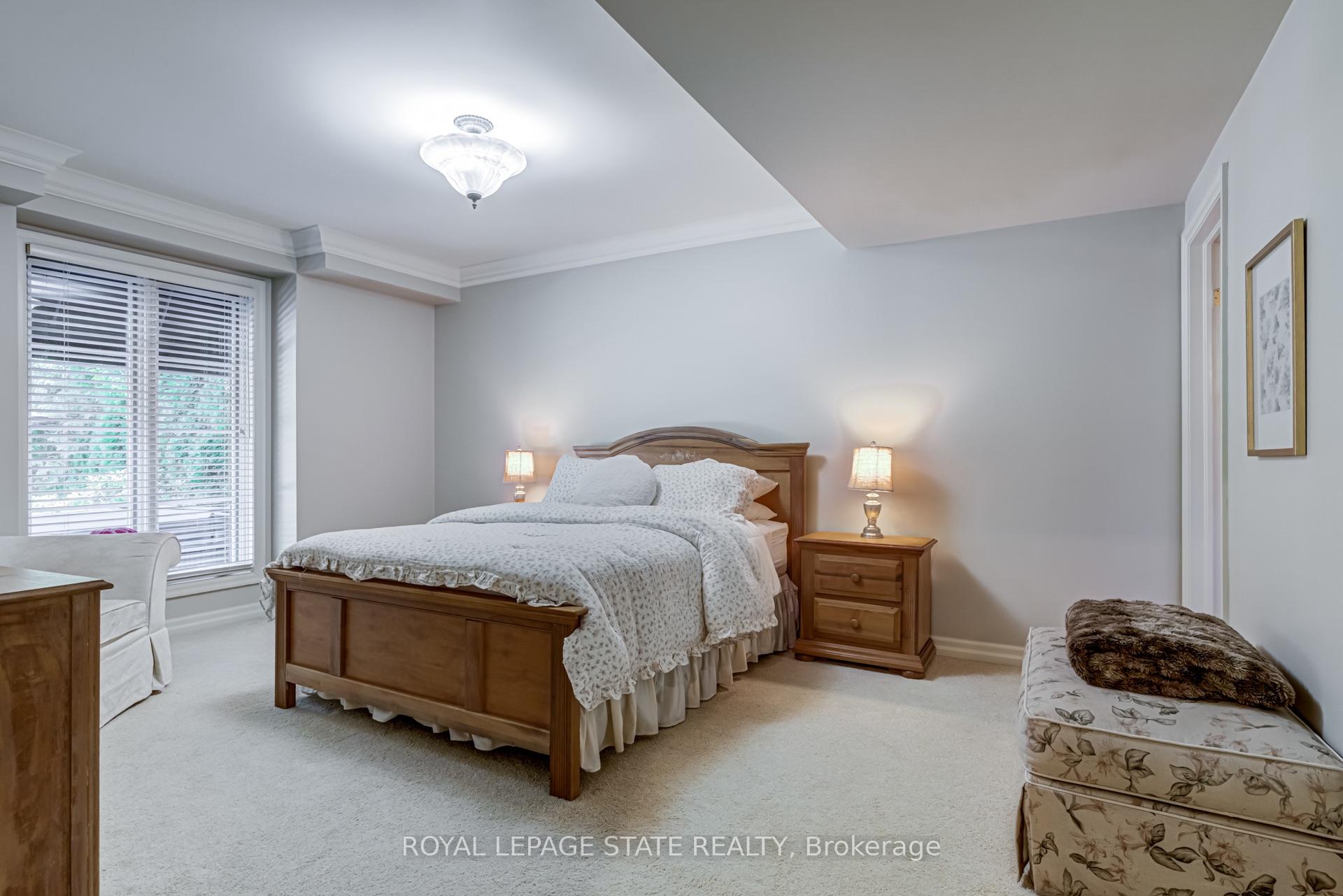 Photo 29 of 21 Harrington Place, Hamilton, Ancaster — HOMEH